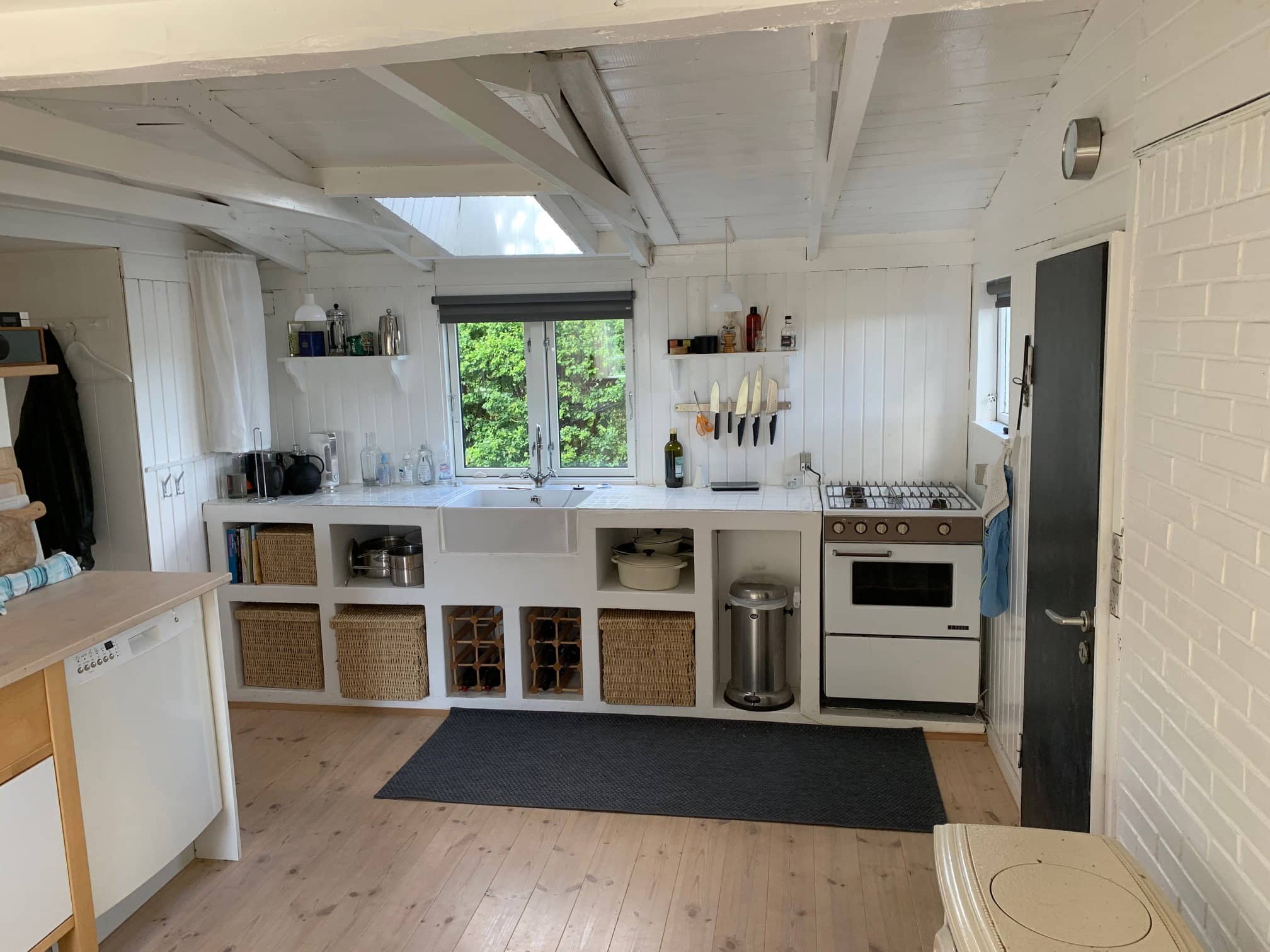 Ægte sommerhusstemning i moderniseret fiskerhytte billede 3