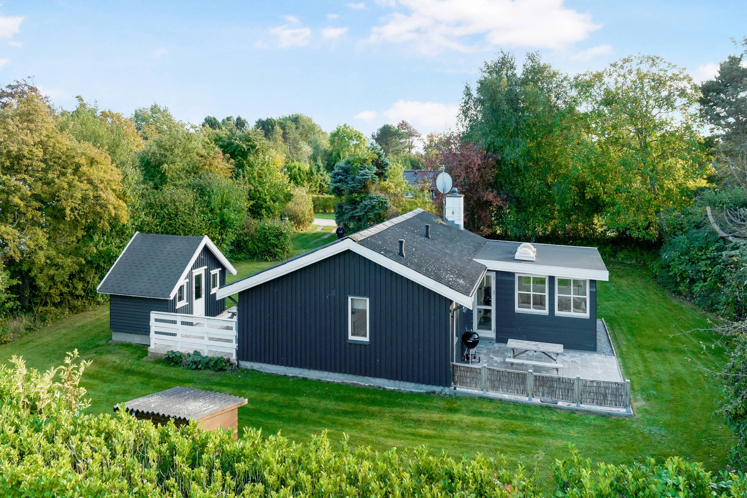 Hyggeligt sommerhus på Langeland – 300 m til hav billede 2