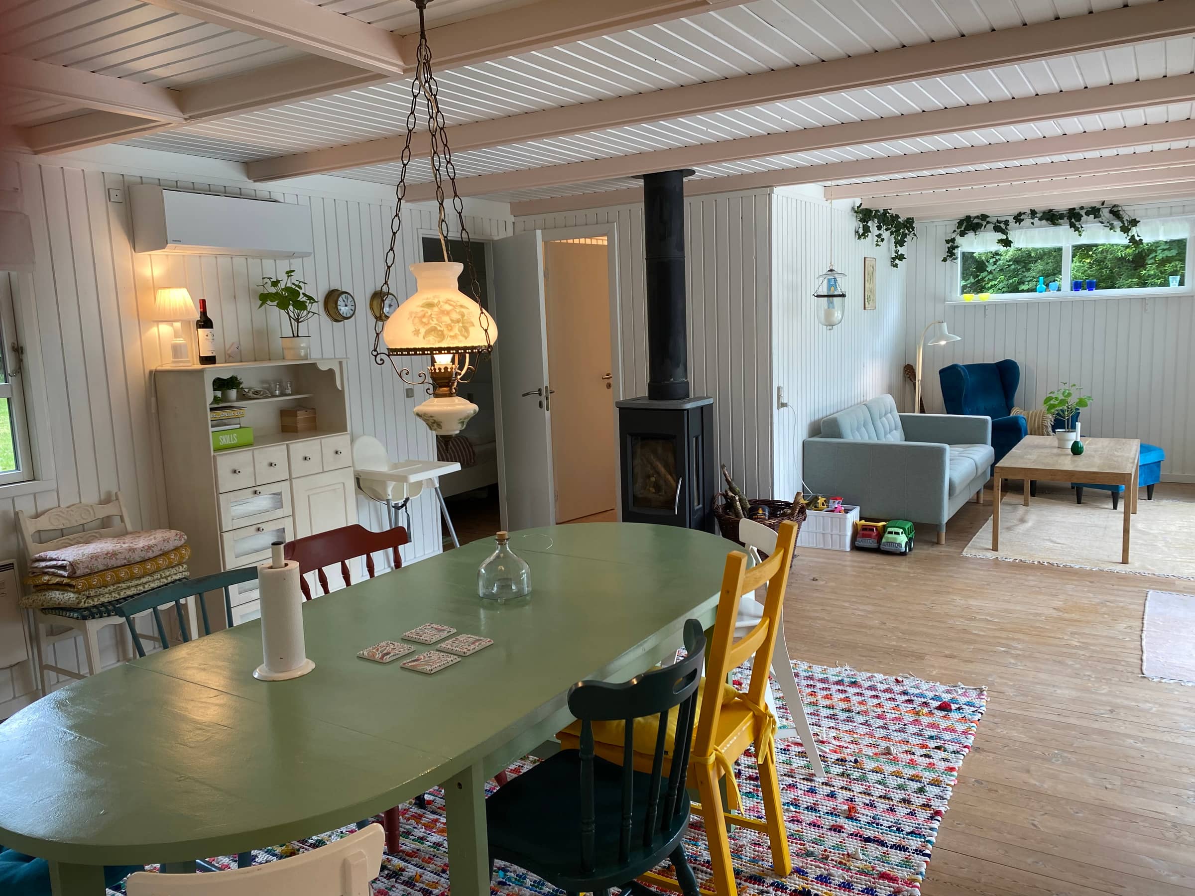Idyllisk sommerhus i vandkanten billede 2
