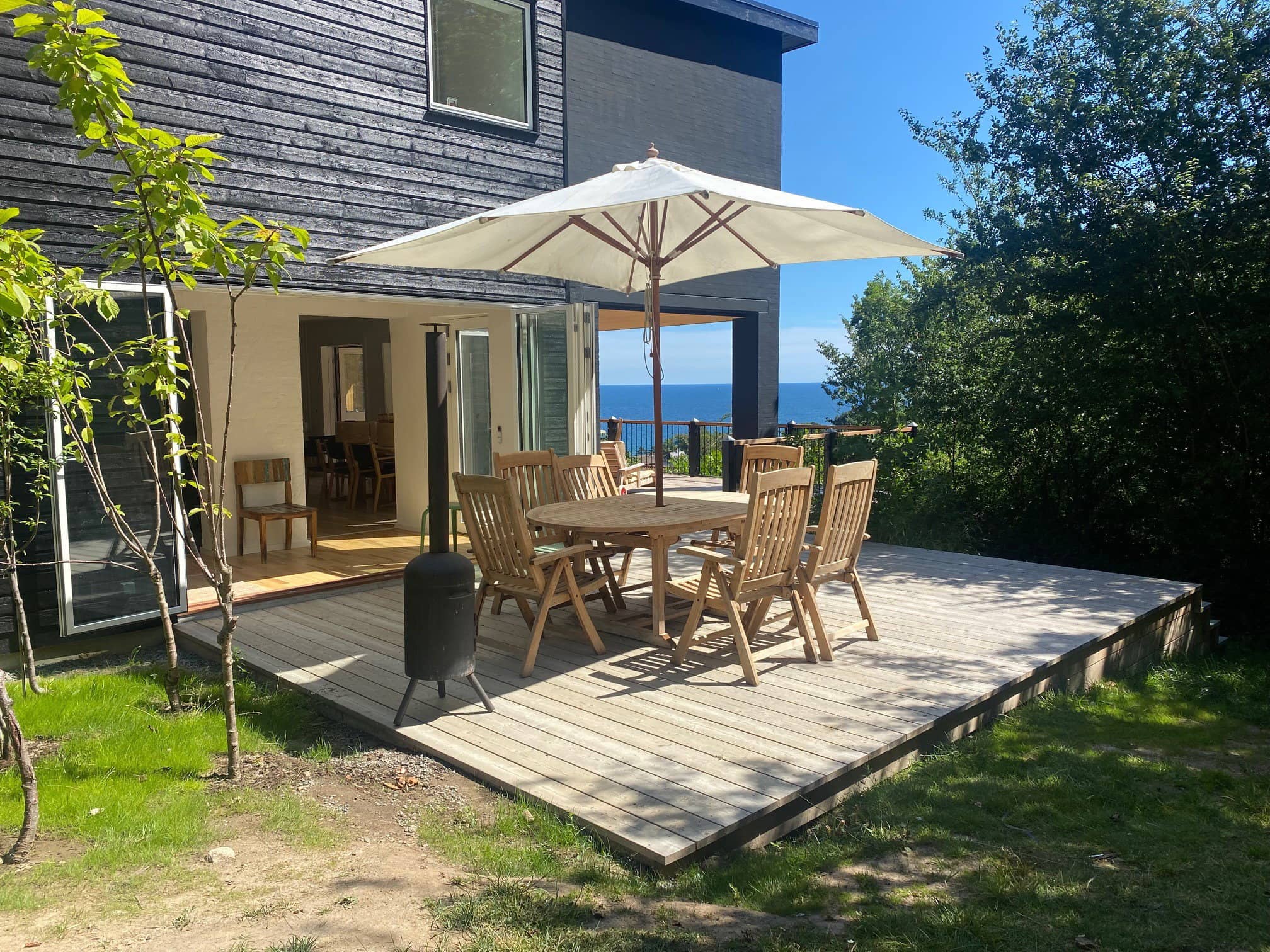 Moderne sommerhus med enestående havudsigt billede 2