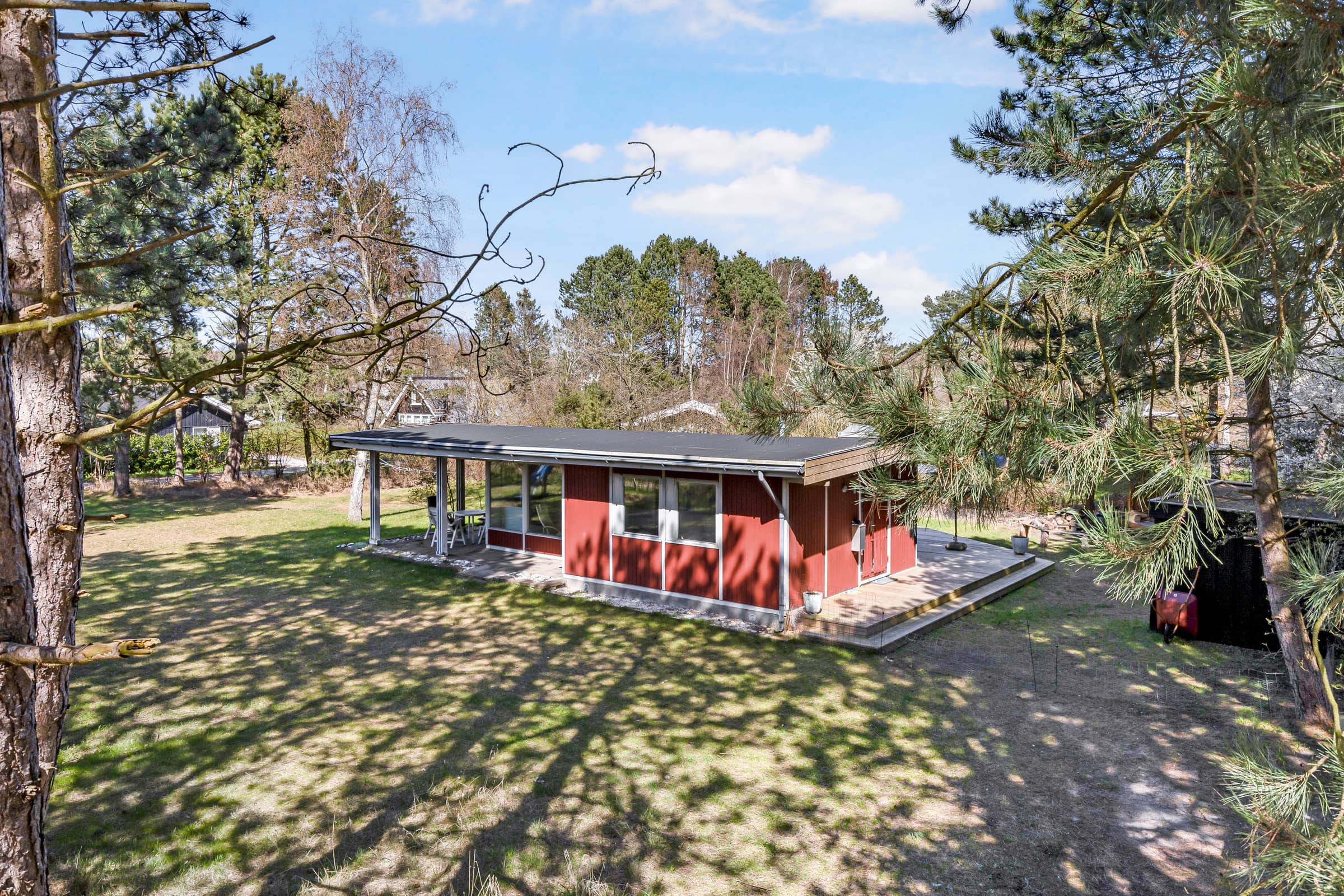 Familievenligt sommerhus tæt på vandet billede 3