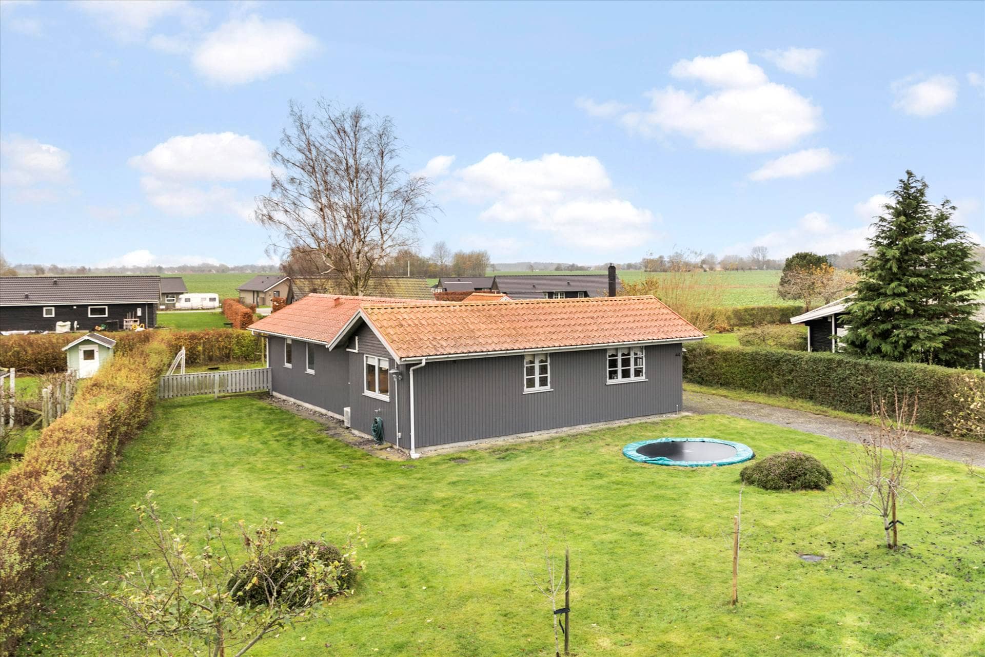 Dejligt sommerhus på strandkanten ved Tørresø billede 2