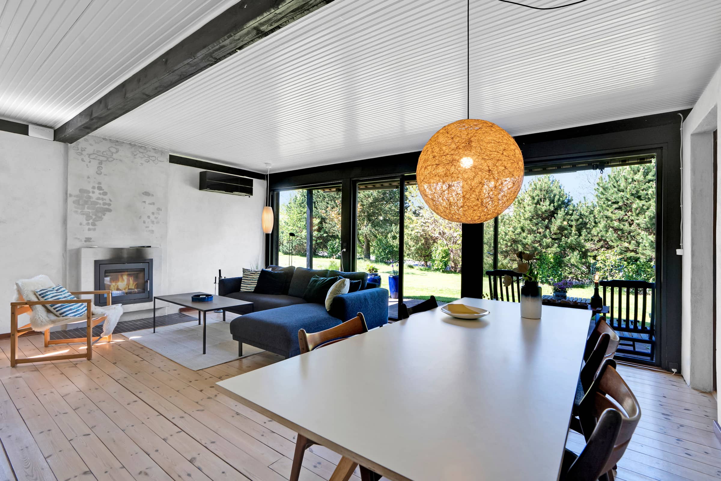 Lækkert sommerhus tæt by og strand billede 5