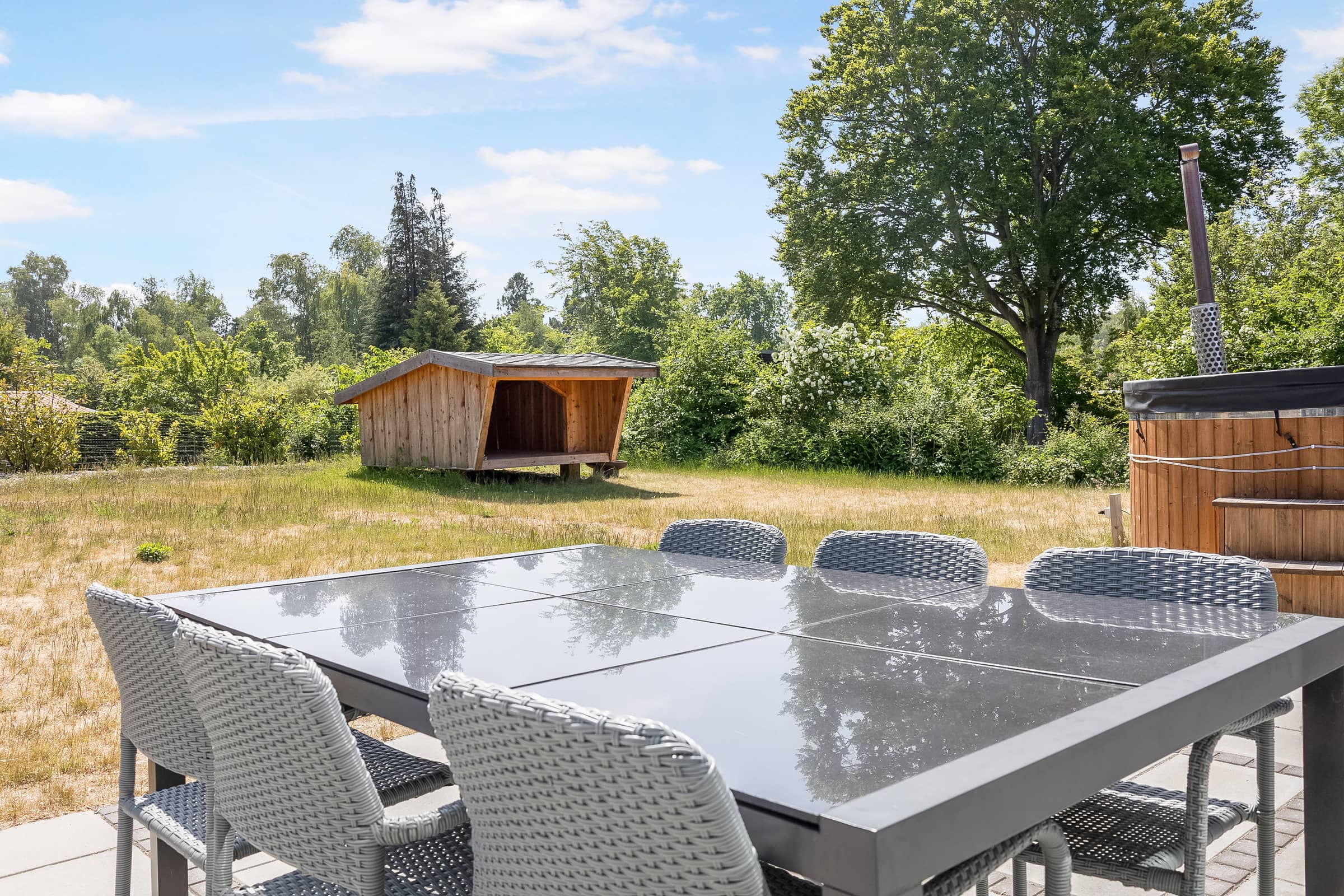 Stort sommerhus med vildmarksbad og shelter billede 4