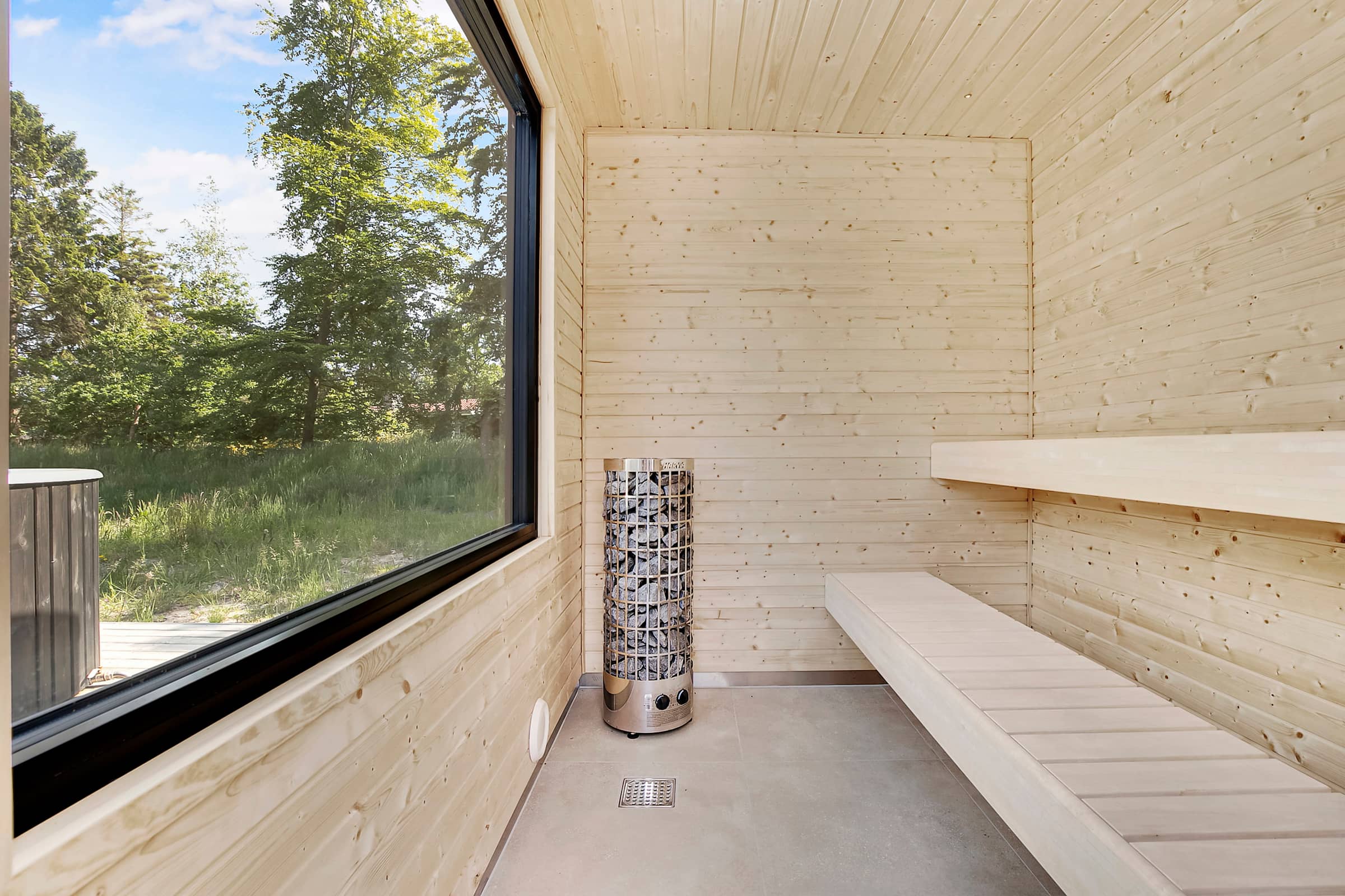 Nybygget sommerhus fuld af luksus billede 4