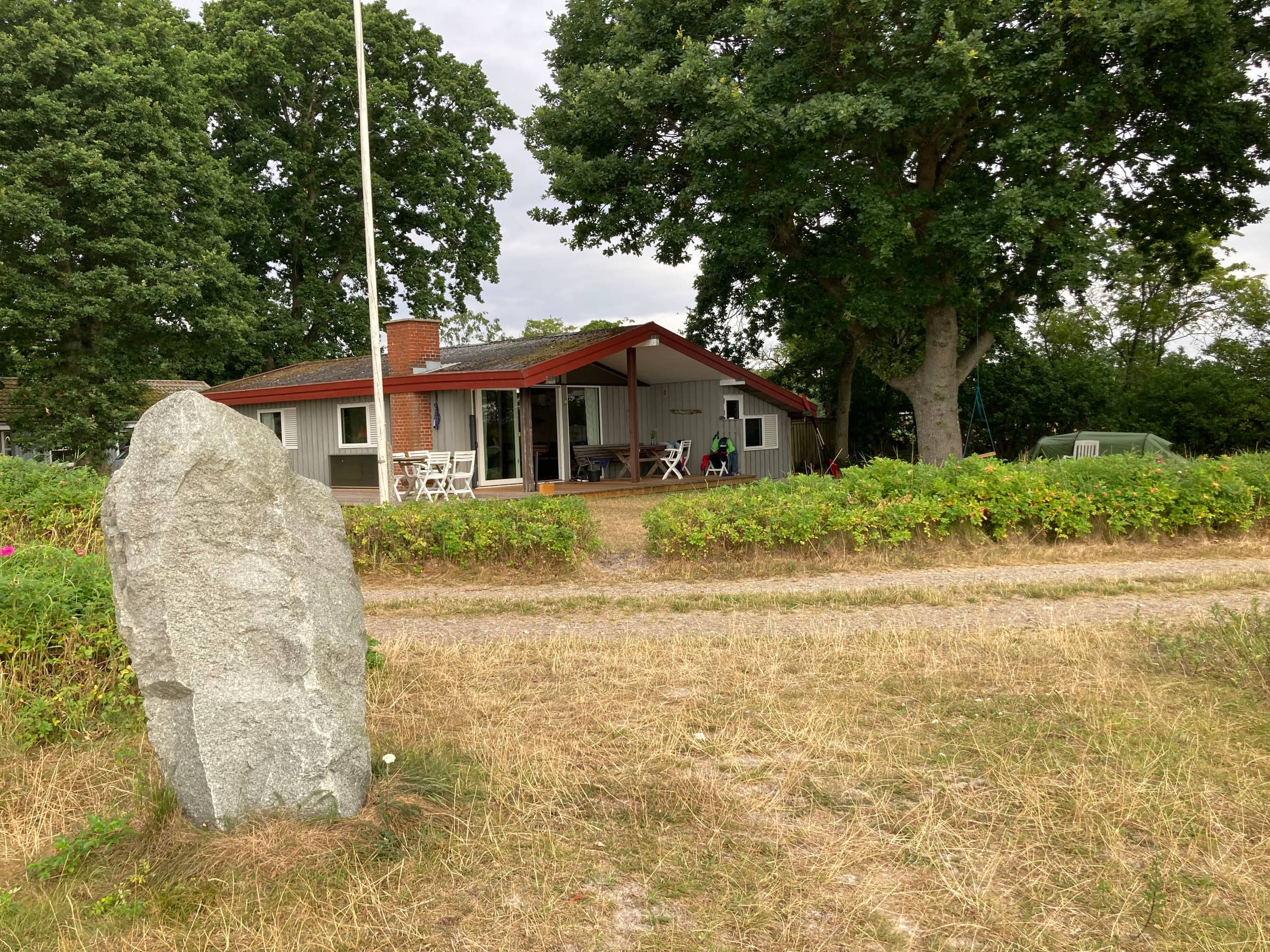 Skønt sommerhus i 1. række til fin strand billede 3