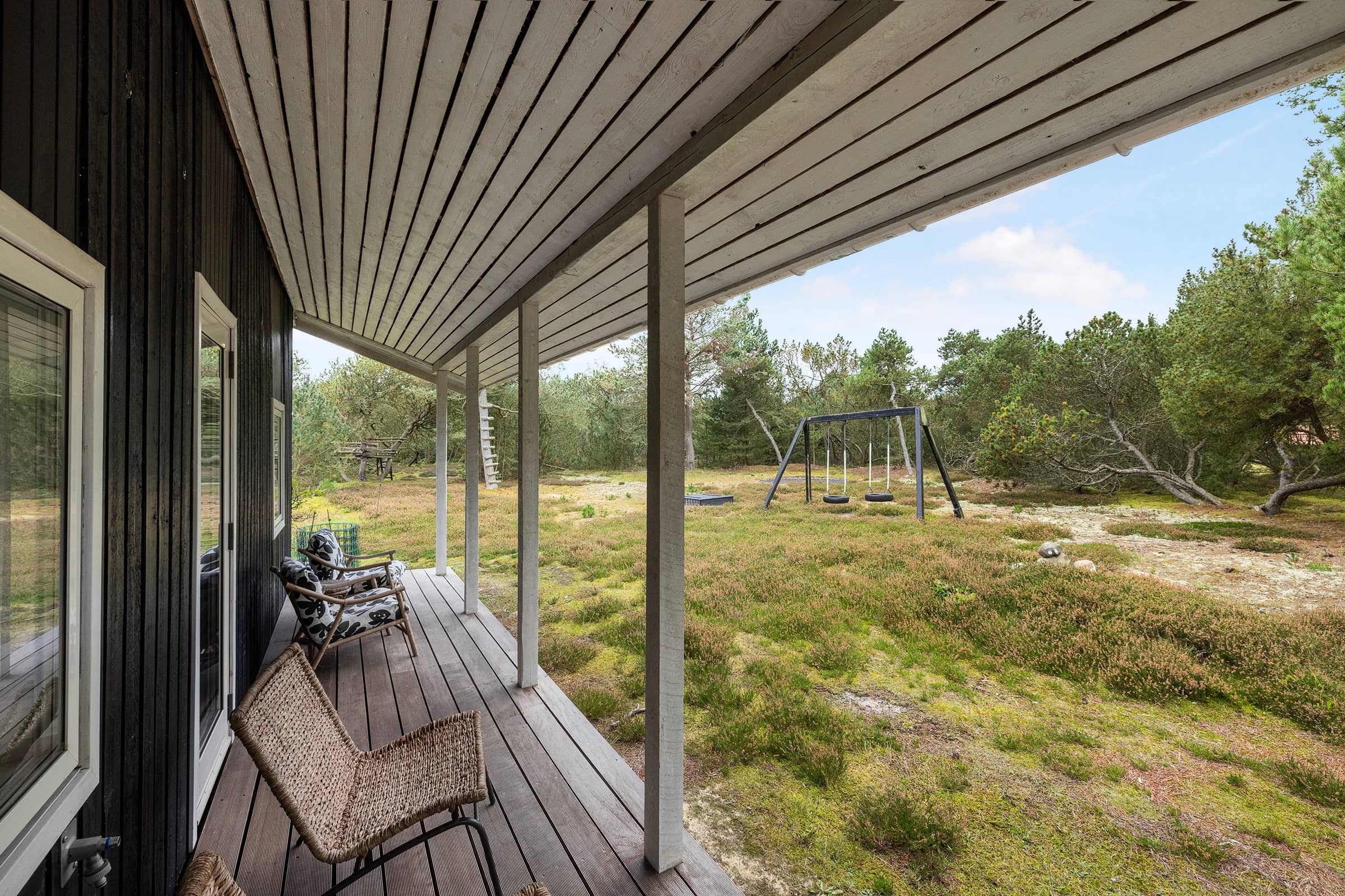 Skønt sommerhus med idyllisk skovbeliggenhed billede 4