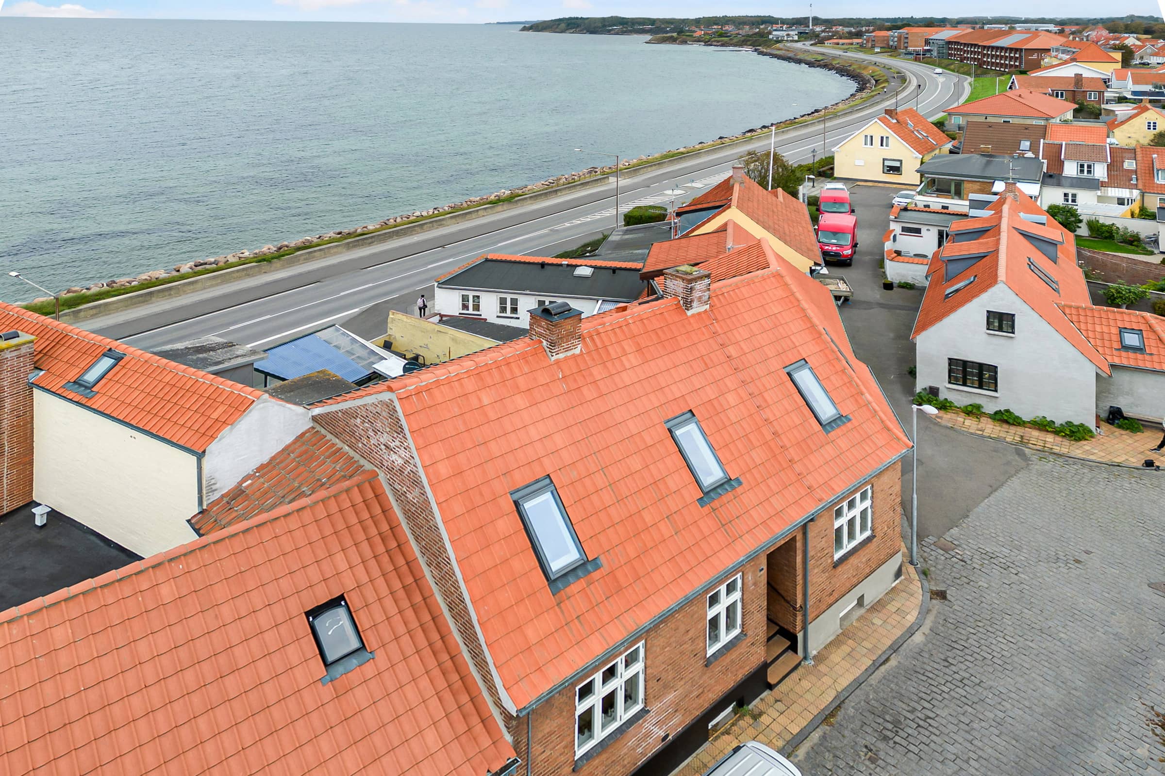  Rummeligt hus med skøn havudsigt fra alle rum billede 2