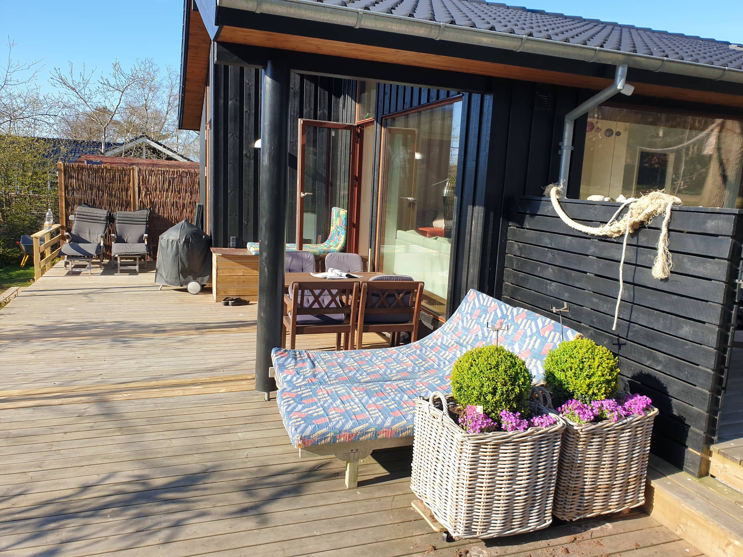 Lækkert sommerhus med shelter og natur billede 2