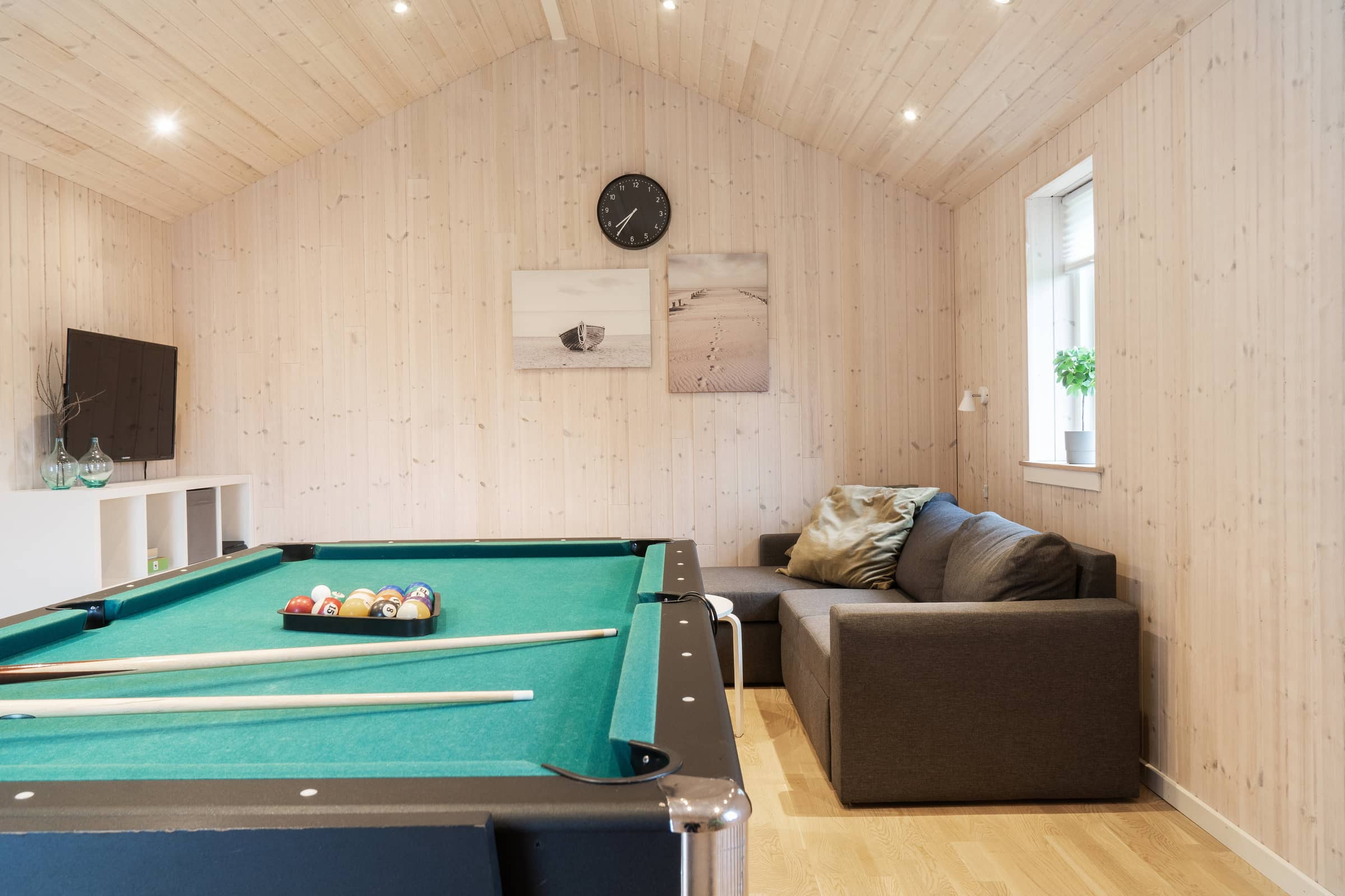Flot og moderne sommerhus i Pøt med spa og sauna billede 3