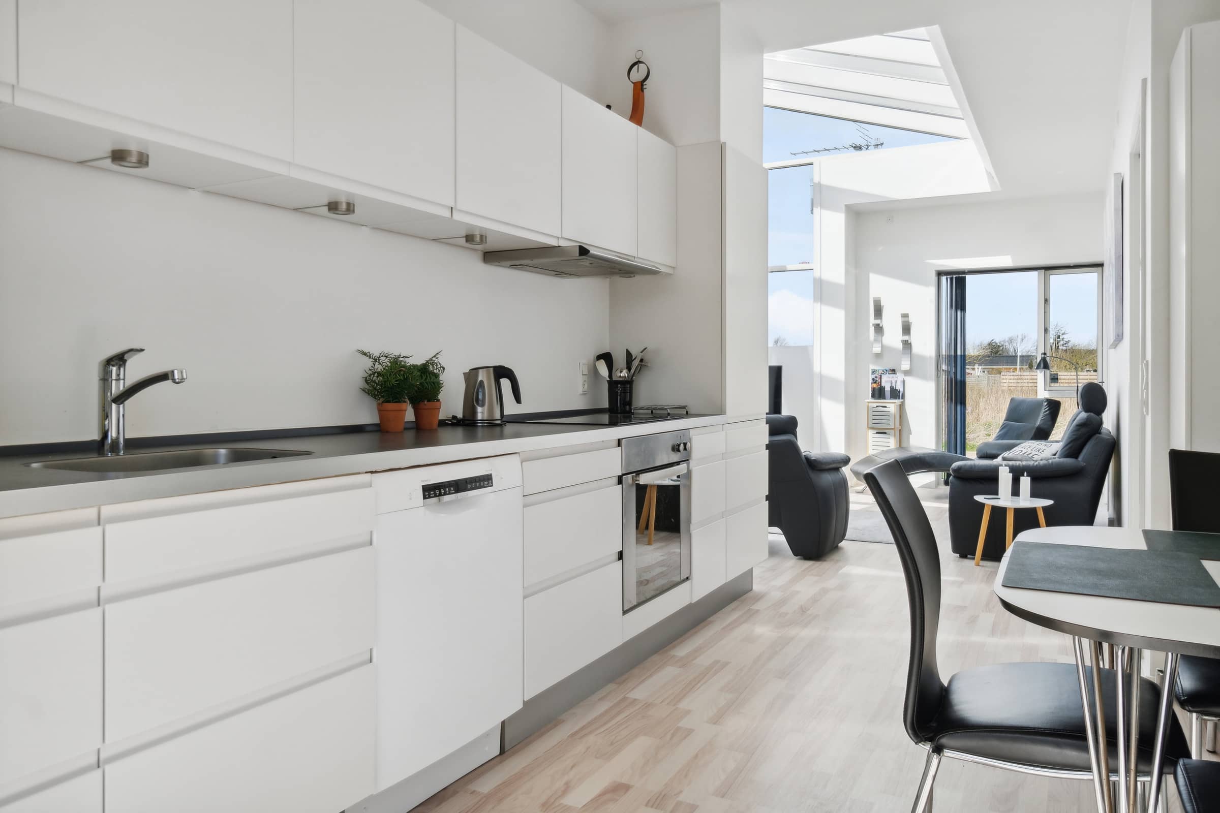 Moderne sommerhus med fantastisk lysindfald billede 5