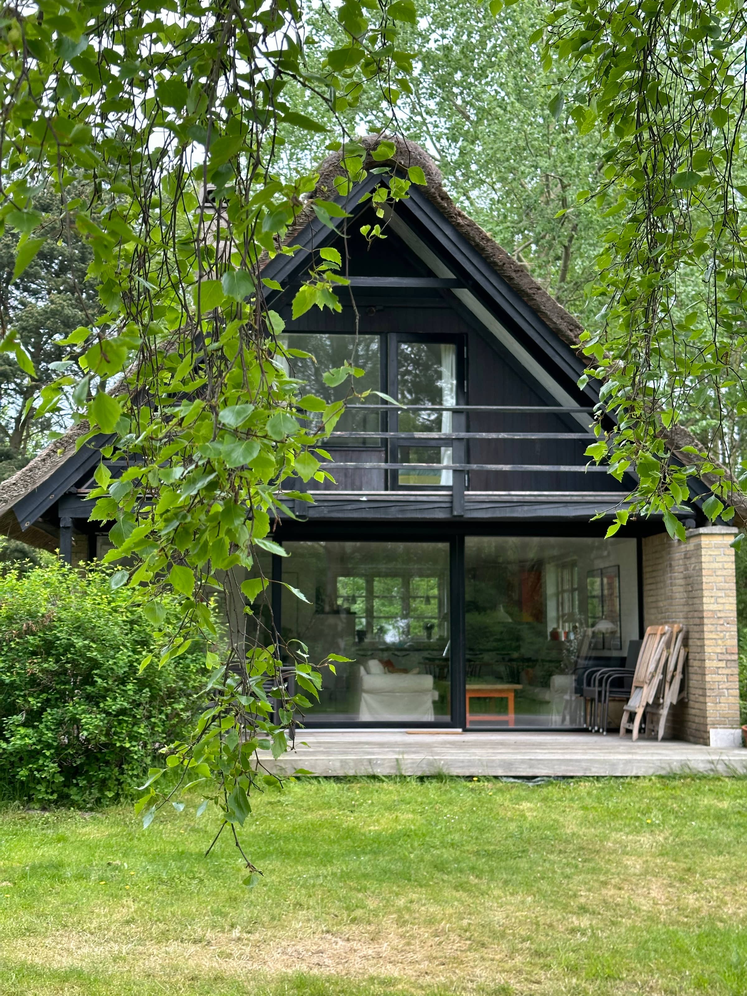  Stråtækt sommerhus tæt på stranden - m. ladeboks billede 3
