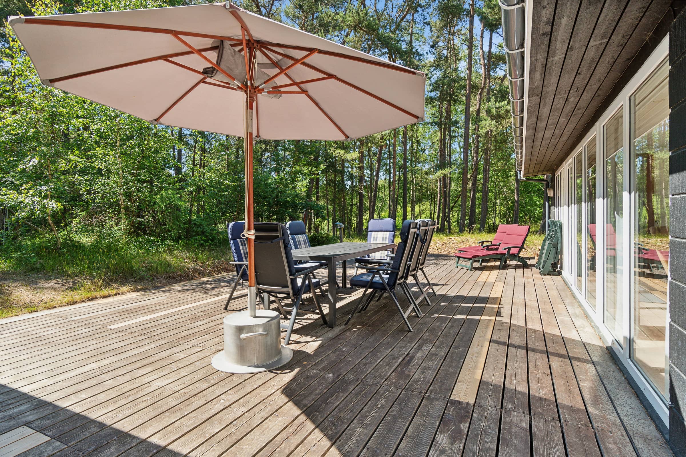  Dejligt sommerhus med sauna og terrasse billede 5