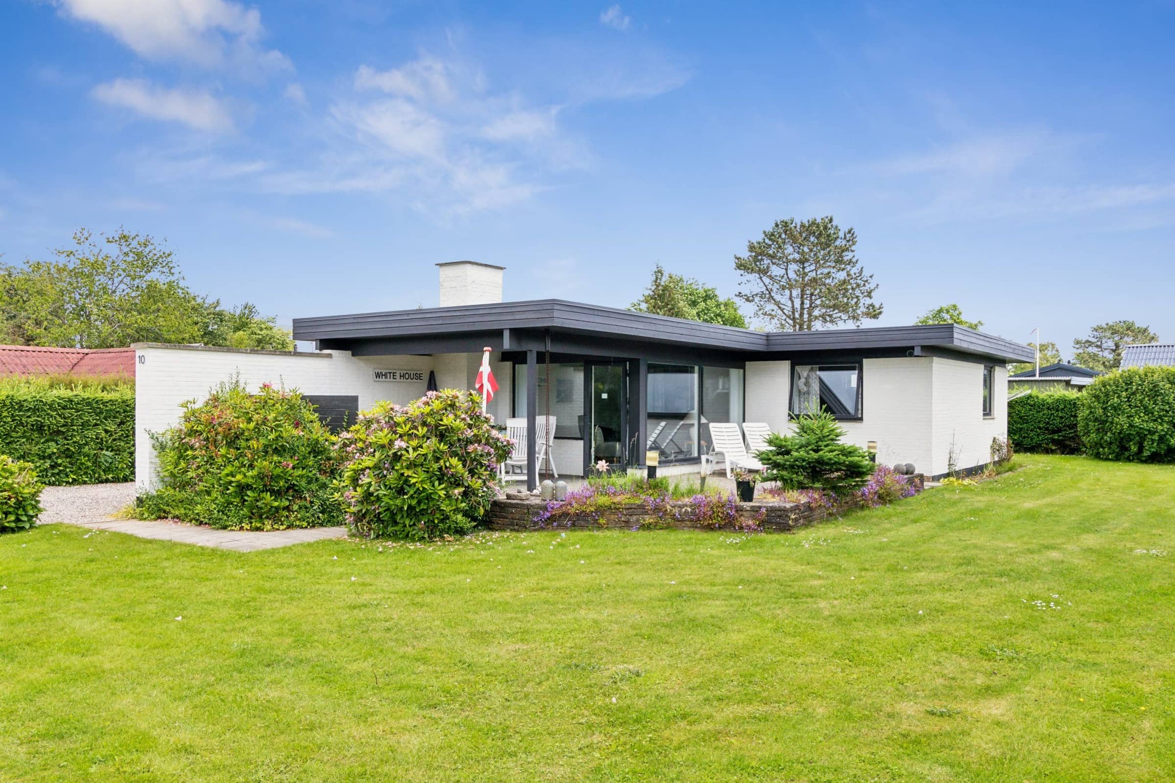Stemningsfuldt sommerhus ved Hejlsminde billede 2