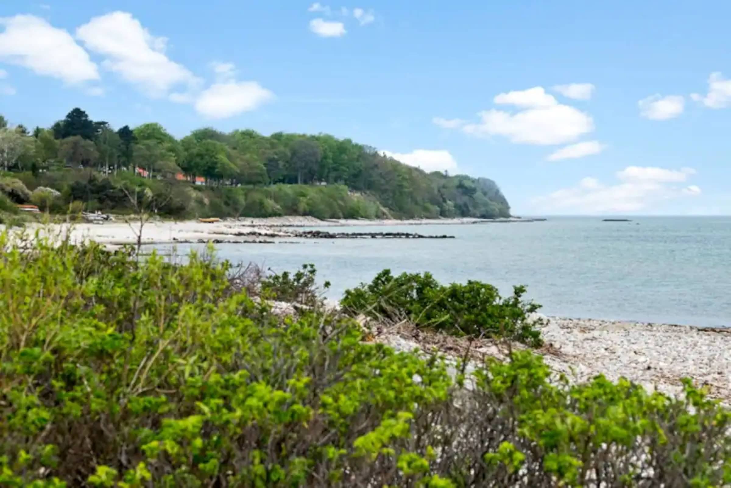 Hyggeligt sommerhus kun 200 m. fra stranden billede 2