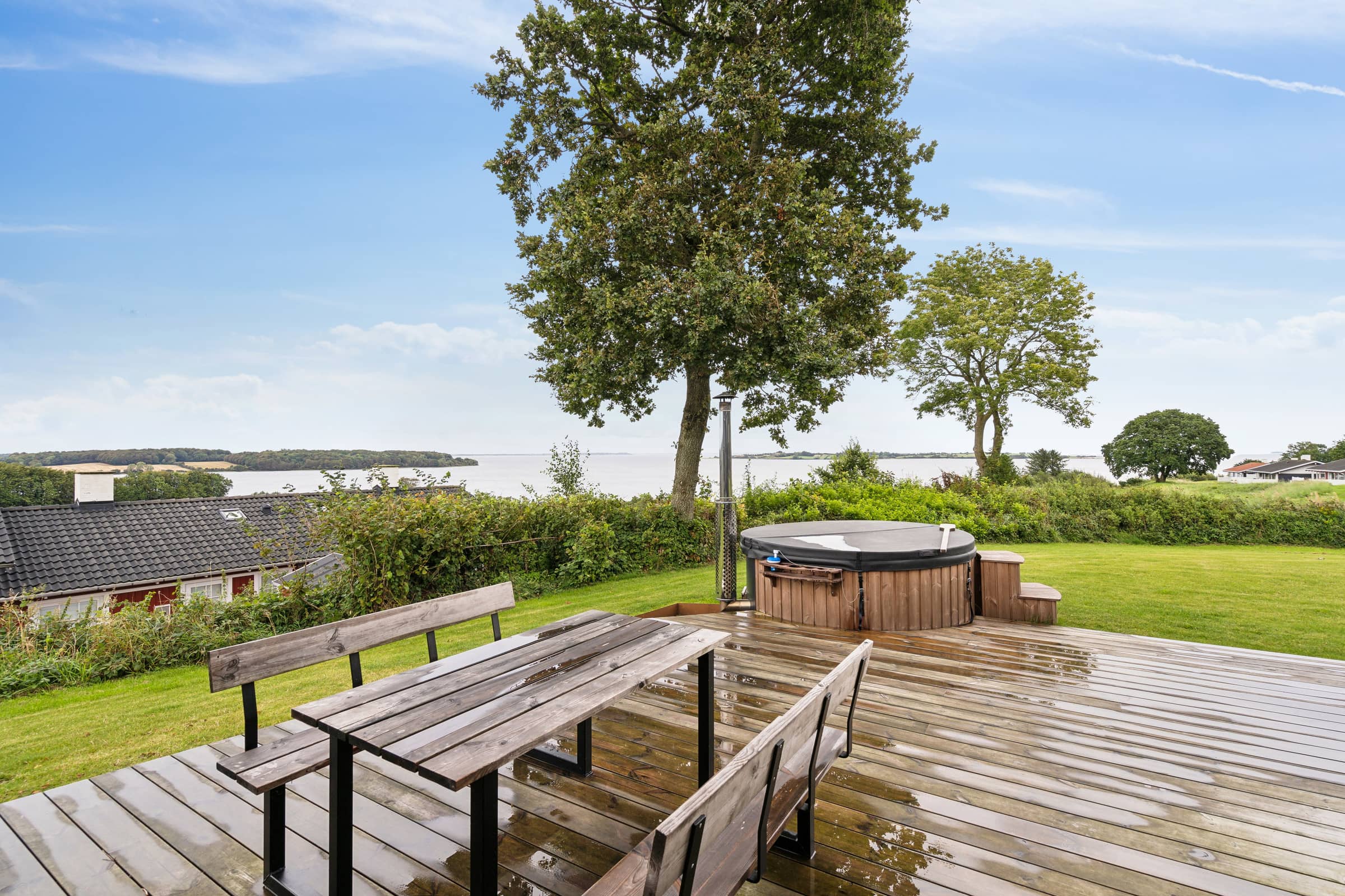 Dejligt nybygget sommerhus tæt på havet billede 4