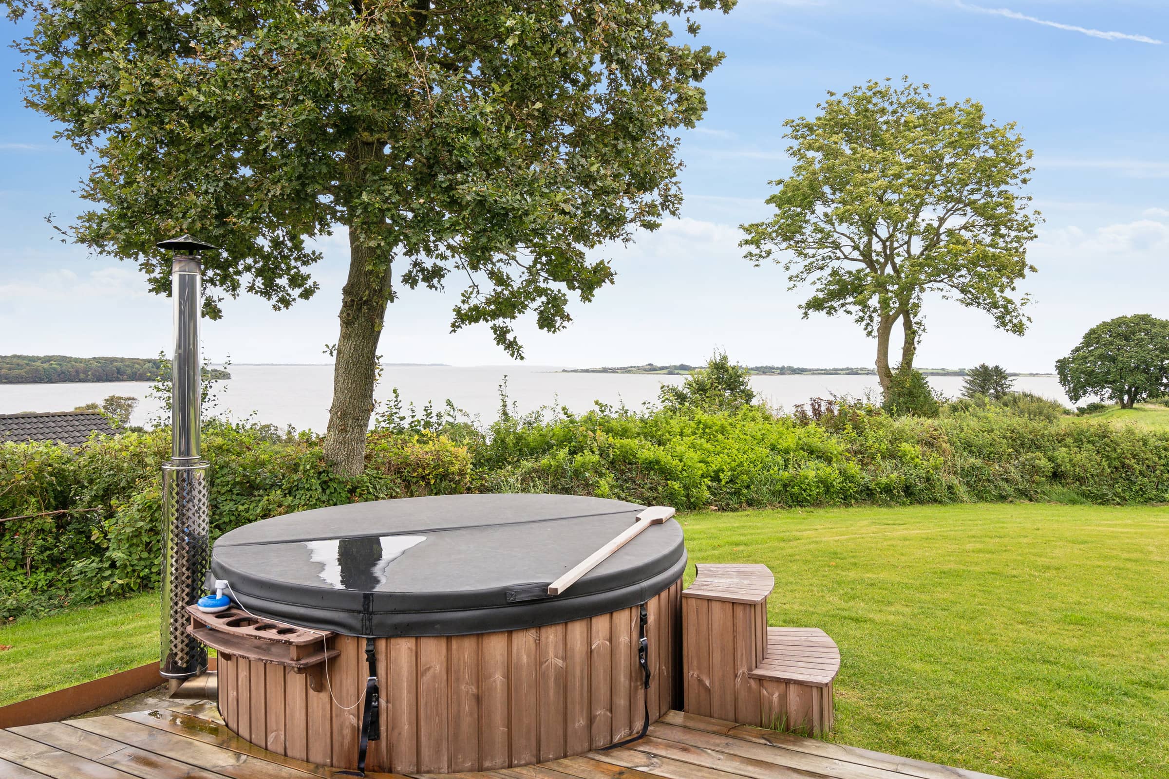Dejligt nybygget sommerhus tæt på havet billede 3