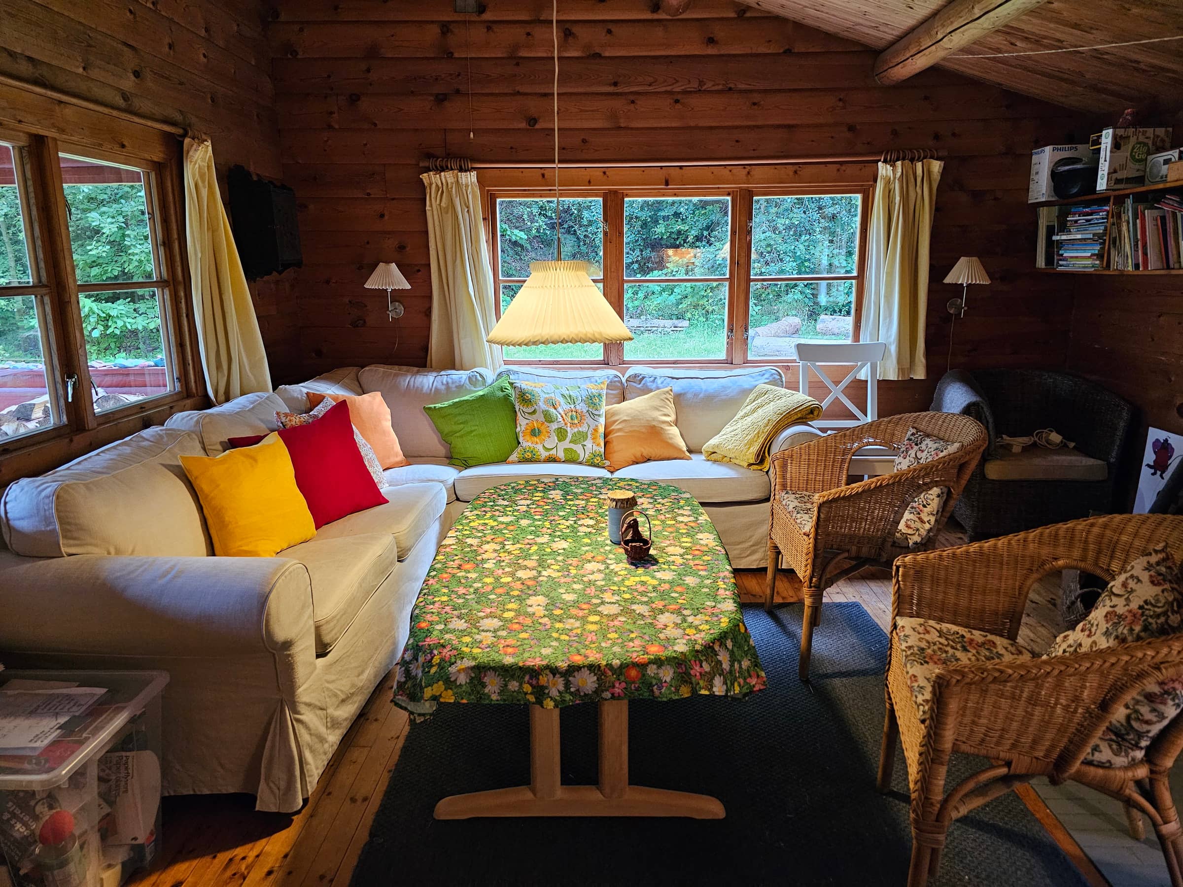 Charmerende, ældre sommerhus i naturen billede 3