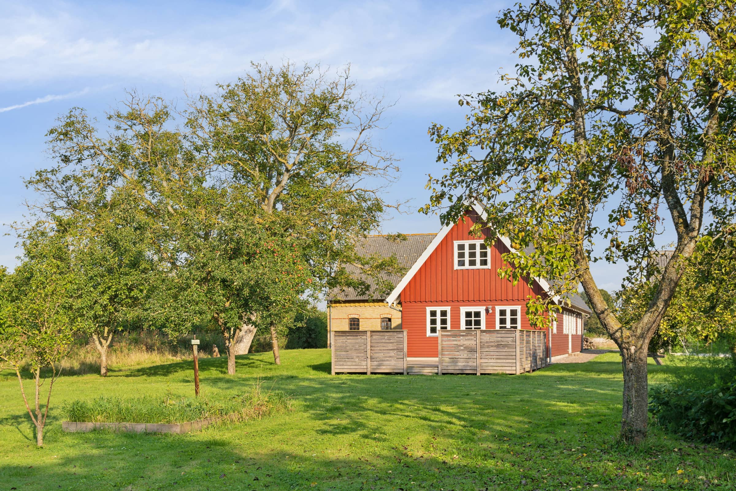 Hyggeligt hus i rolige omgivelser billede 2