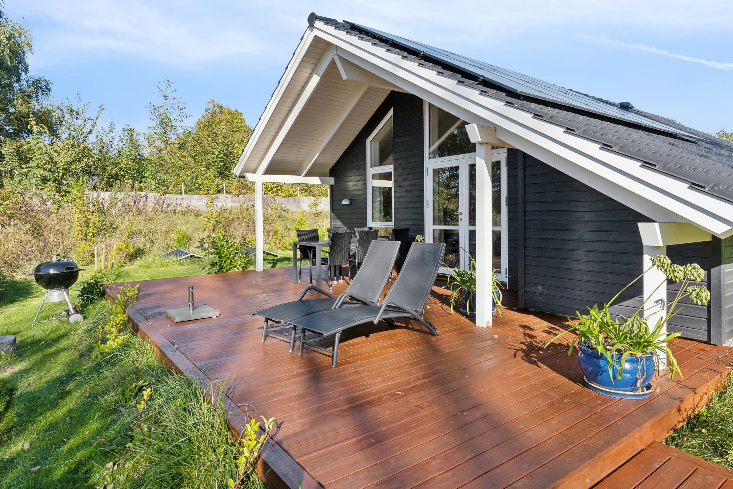 Hyggeligt sommerhus med gåafstand til stranden billede 2