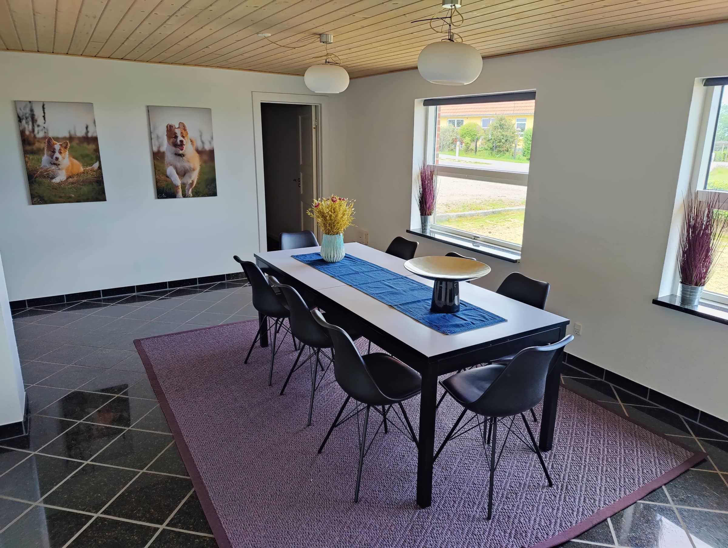 Totalrenoveret hus med udsigt og stor terrasse billede 5