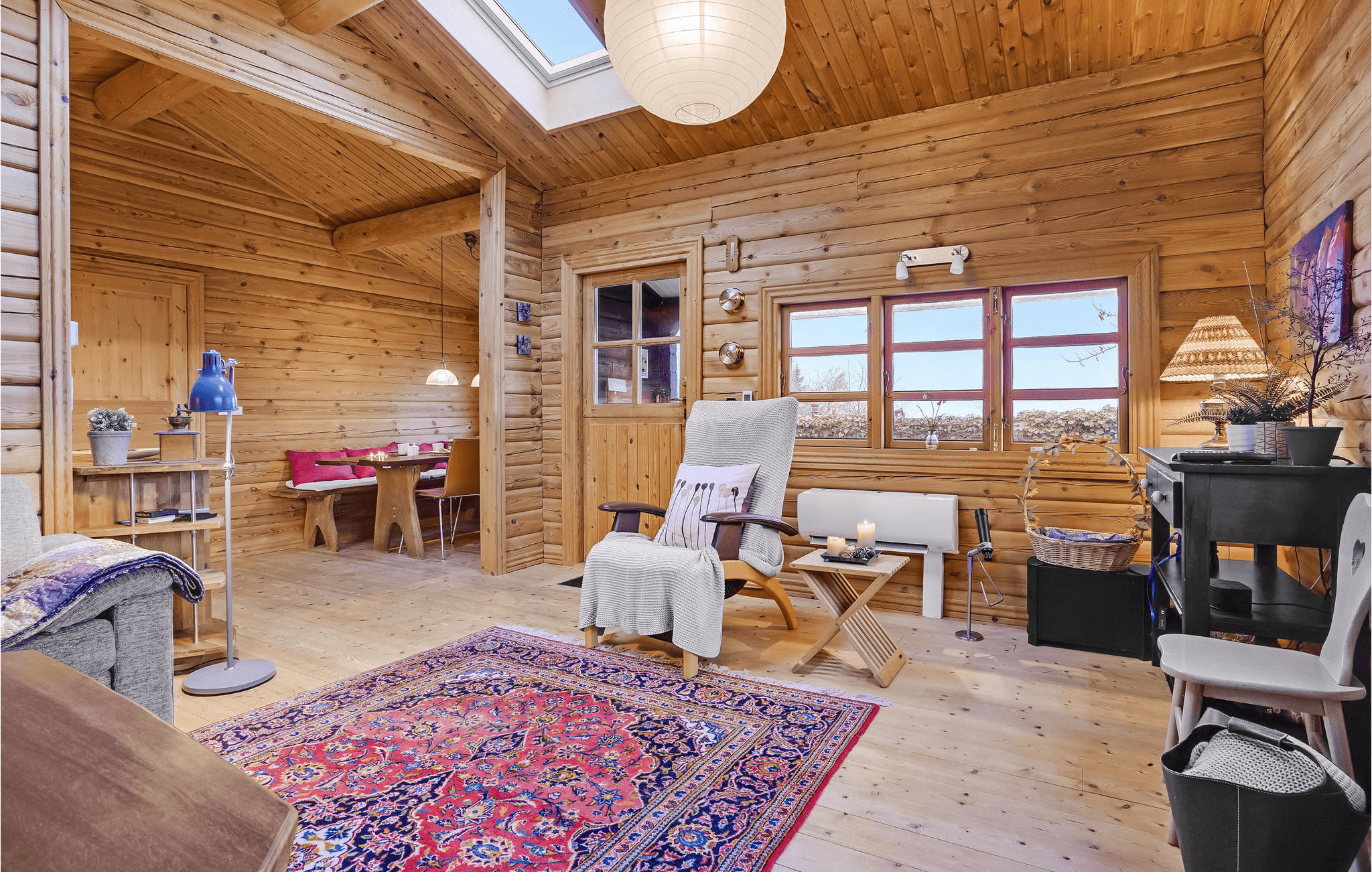 Hyggeligt bjælkehus med panoramaudsigt billede 3