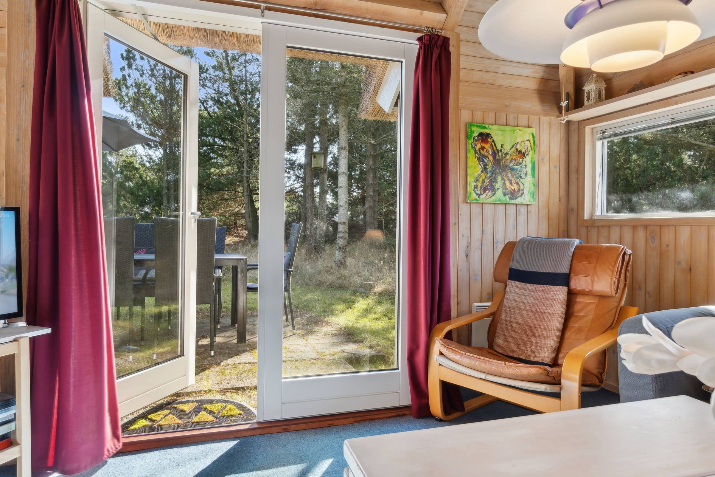 Skønt stråtækt sommerhus i naturskønt område. billede 4