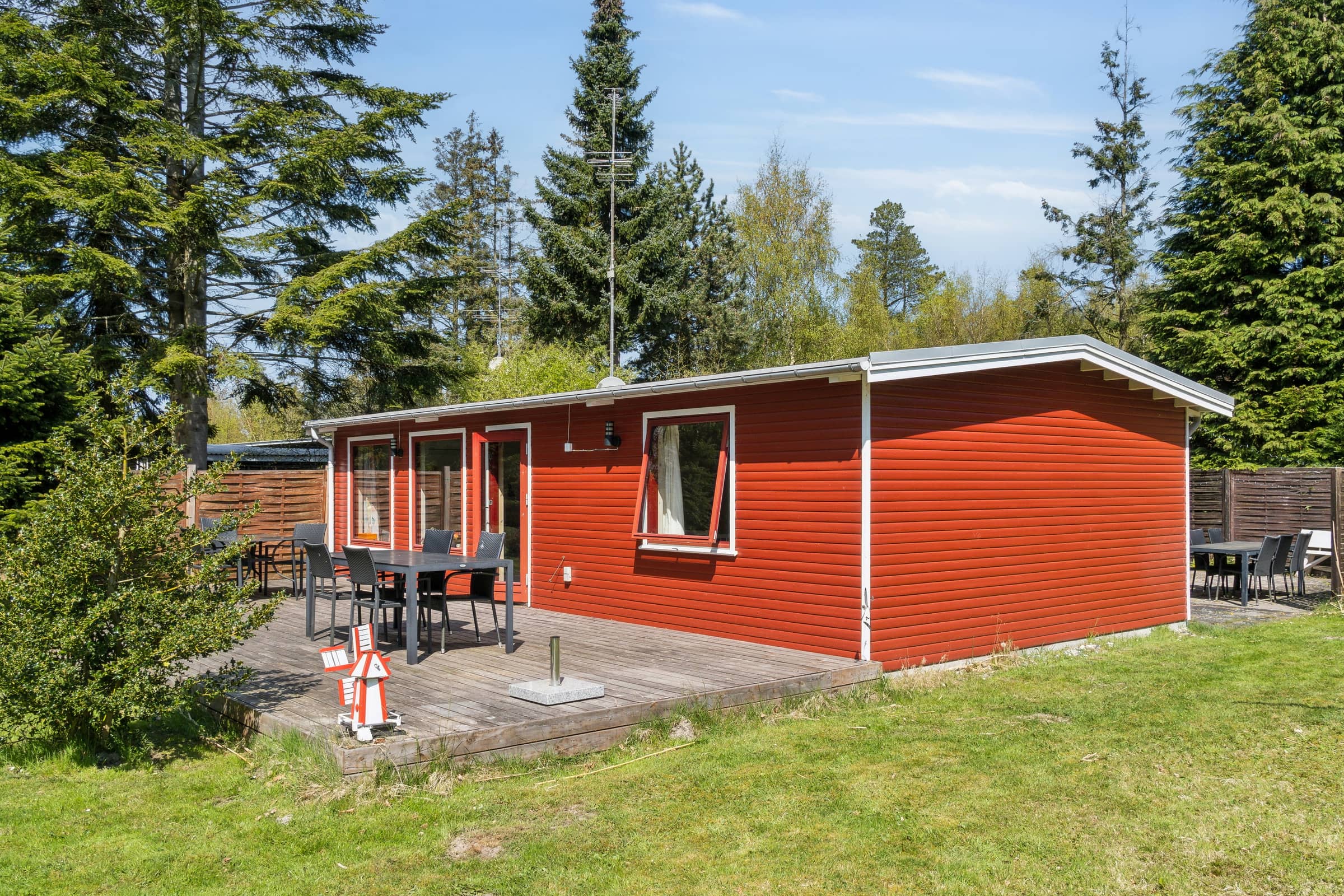 Charmerende sommerhus i rolige omgivelser. billede 2