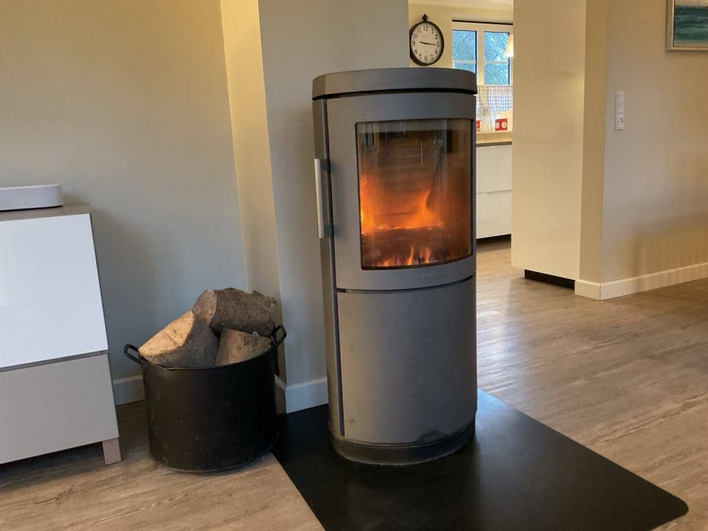 Familievenligt hus nær strand med stor have billede 3
