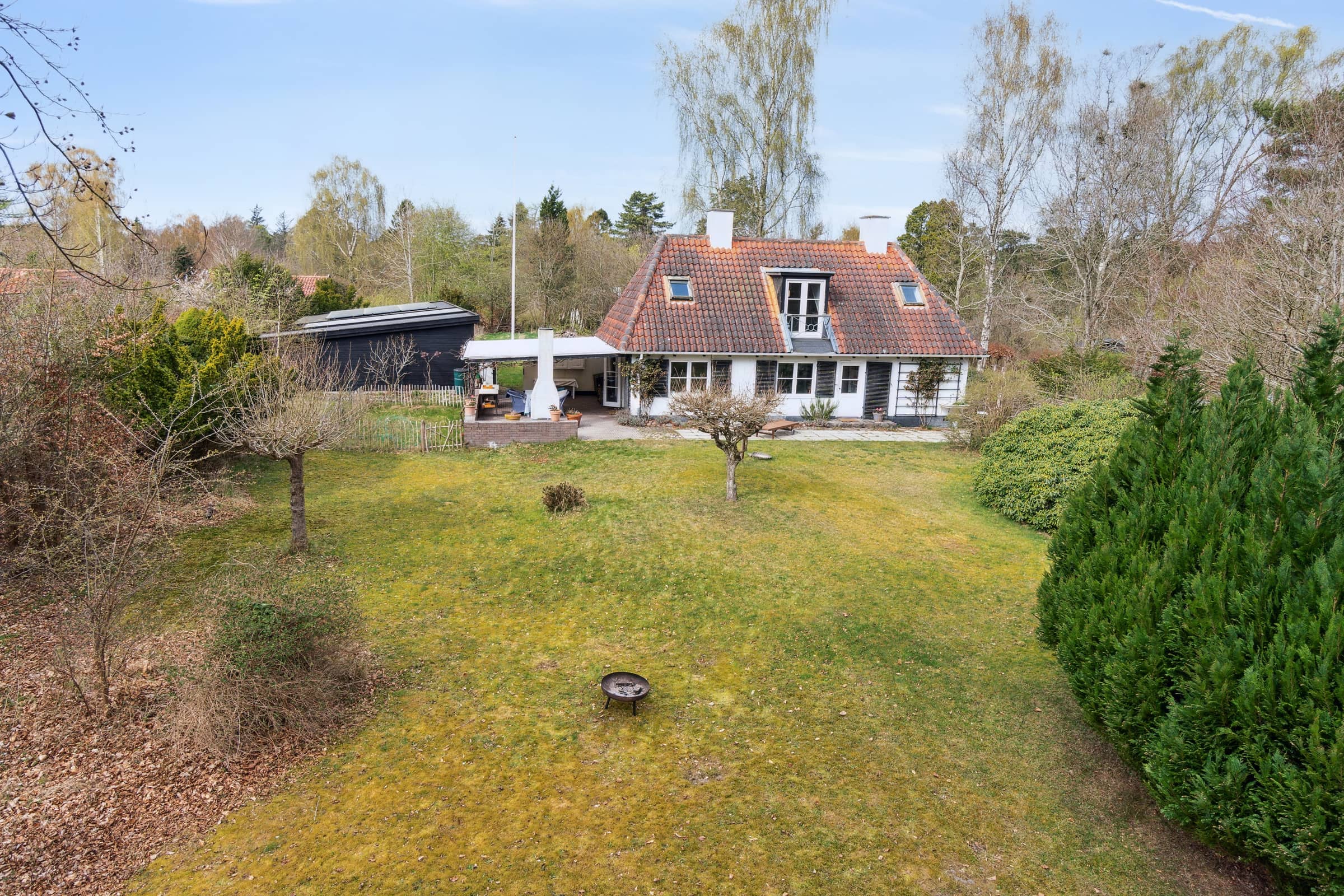 Charmerende lokalt hus med 5000m2 have og skov billede 3