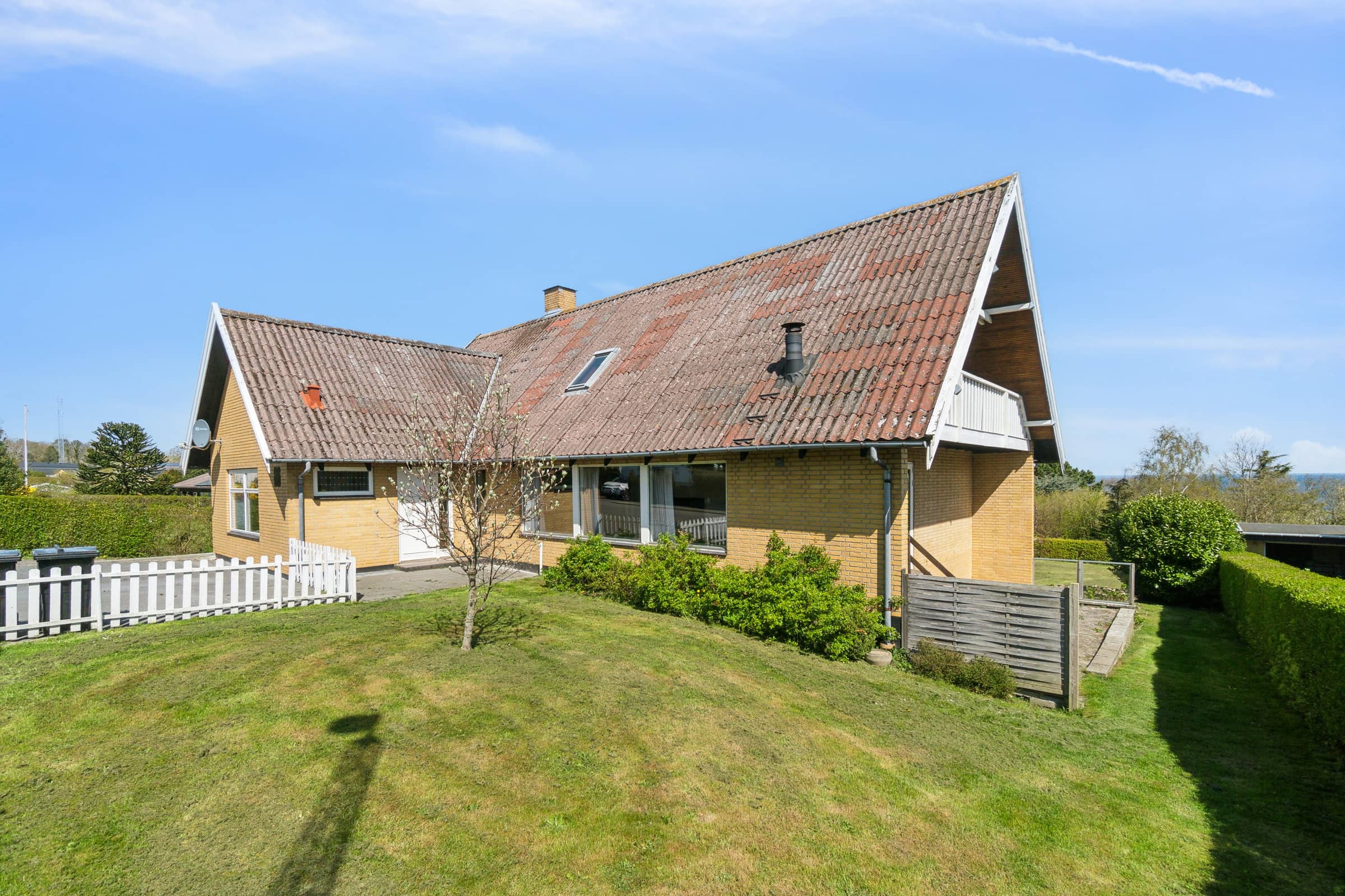 Stor feriebolig med havudsigt i Tejn billede 3