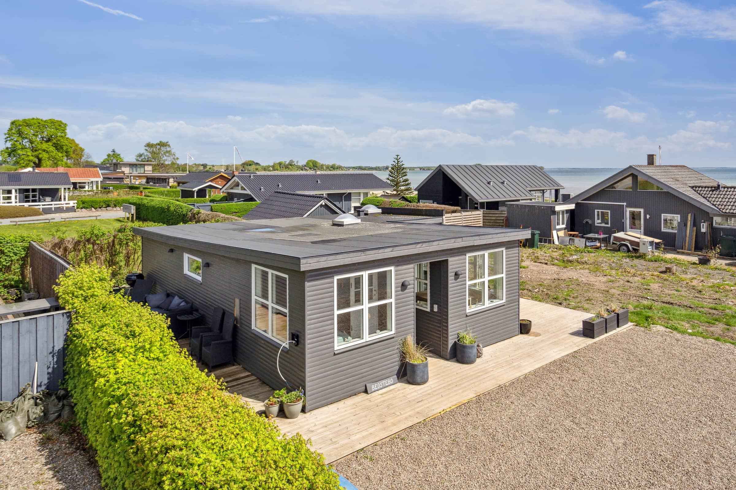 Dejligt lyst sommerhus med havudsigt billede 2