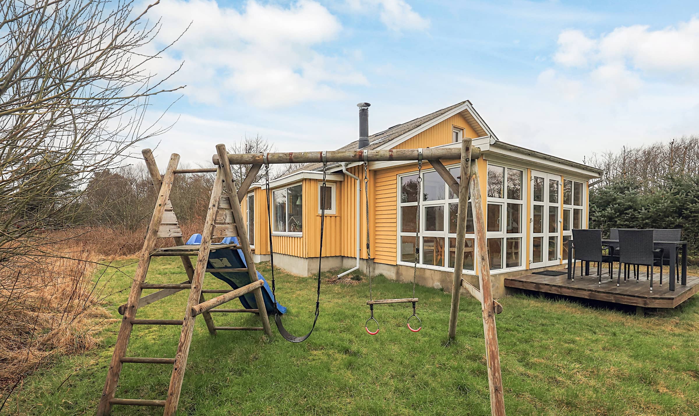 Hygge i feriehus med udsigt til Lyngs Drag billede 2