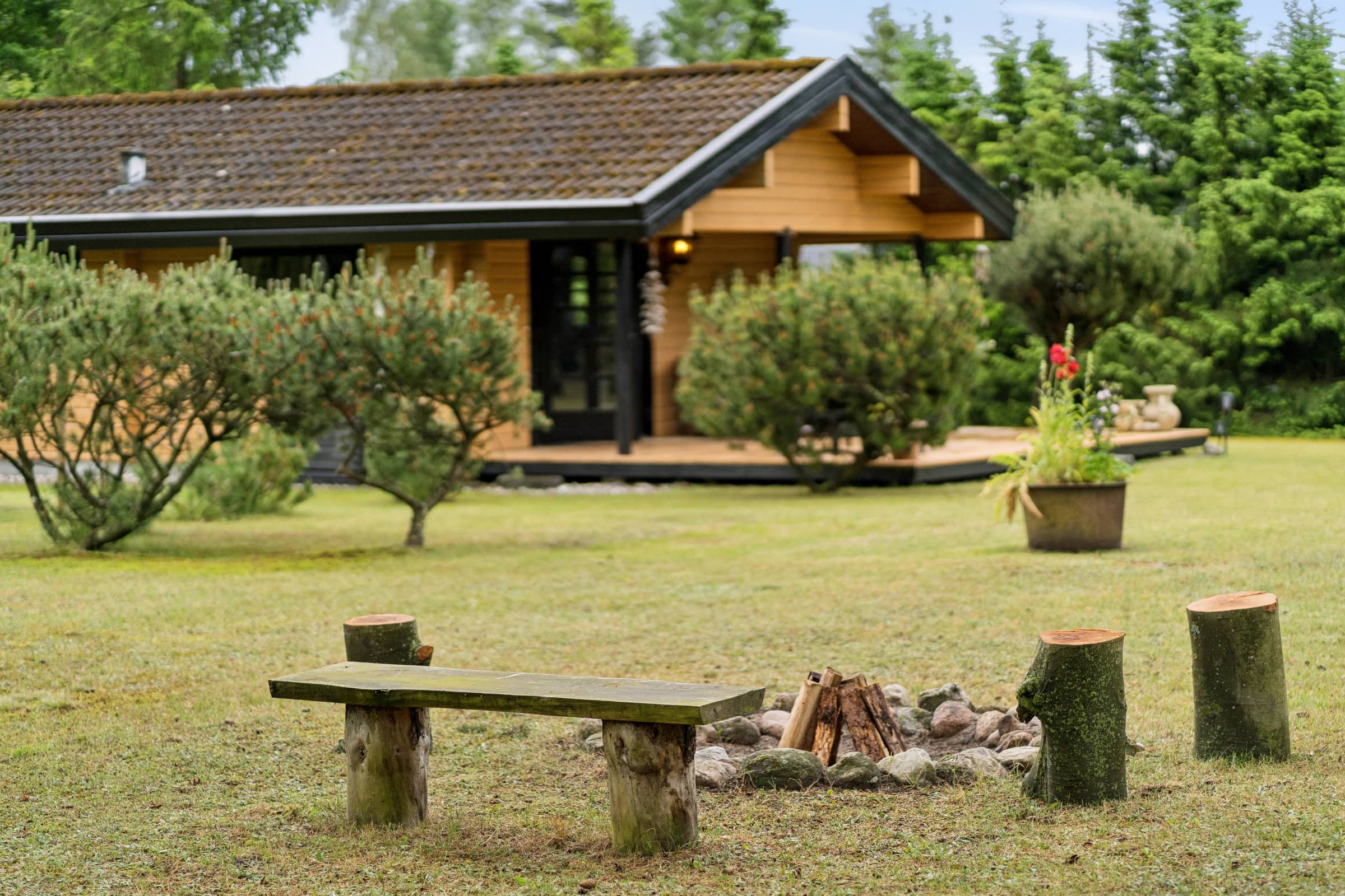 Sommerhusidyl med plads til hygge og eventyr billede 3