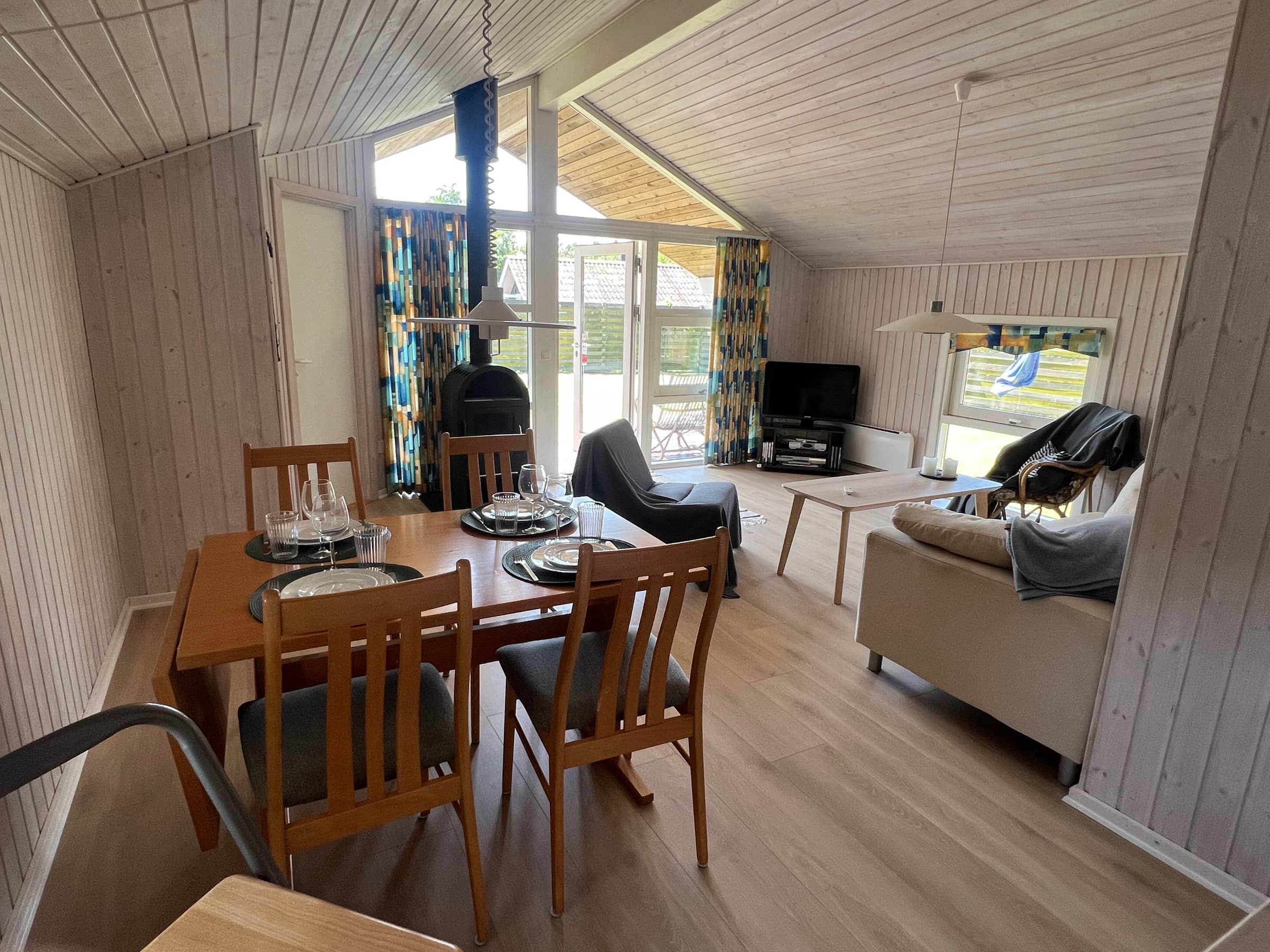 Moderne sommerhus med 200m til stranden   billede 4
