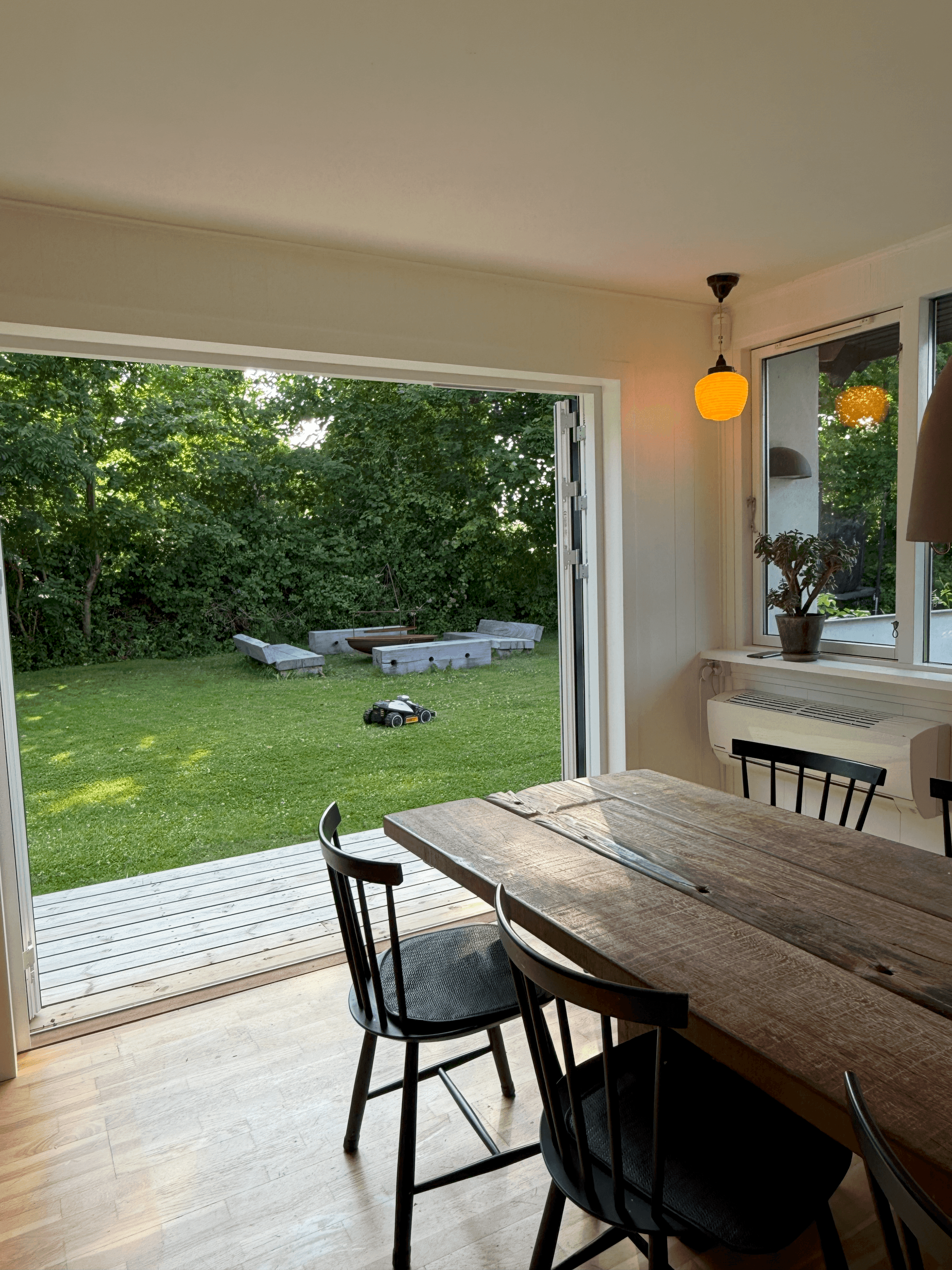 Dejligt helårs sommerhus med udsigt til vandet billede 3
