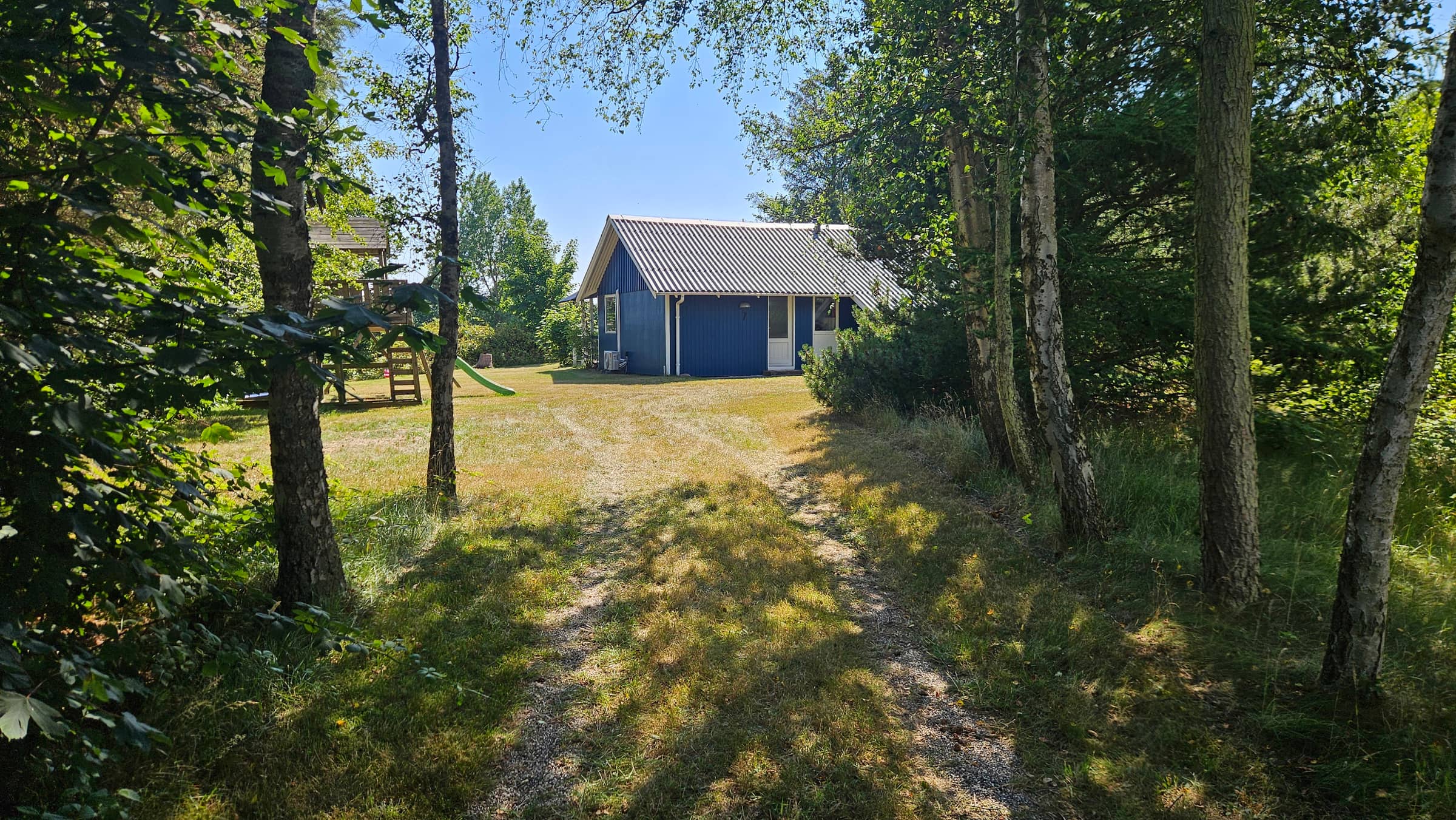 Velkommen til vores charmerende lille sommerhus! billede 2