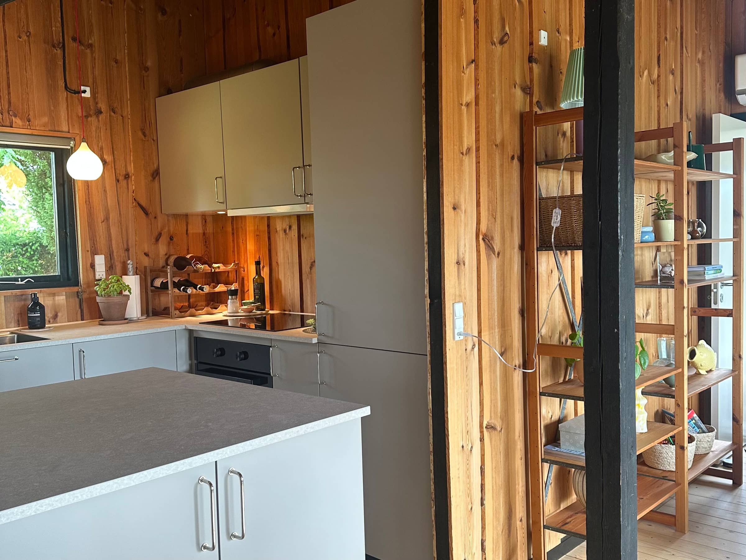 Hyggeligt naturskønt sommerhus- nyt køkken og bad billede 4