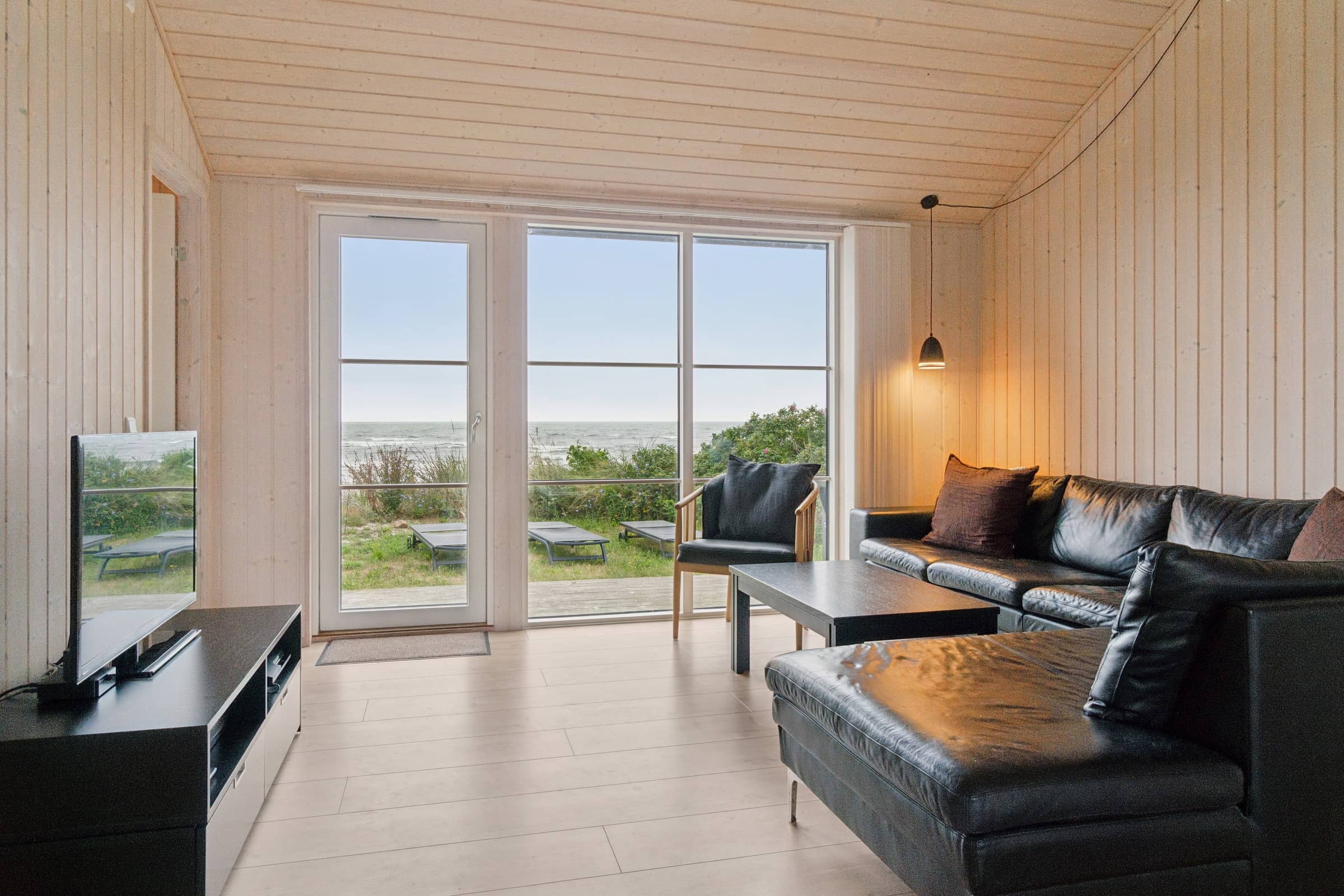 Idyllisk sommerhus direkte til Balka stranden billede 2