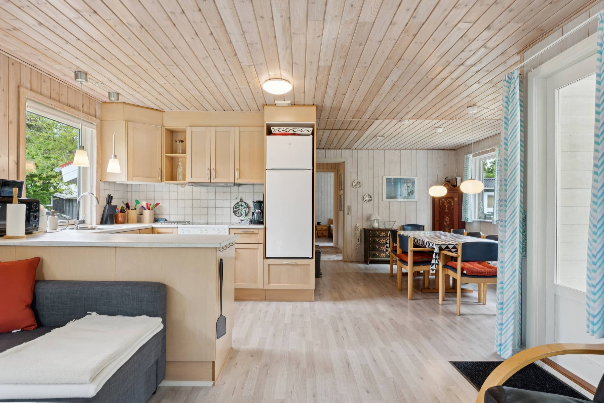 Hyggeligt sommerhus tæt på stranden billede 5