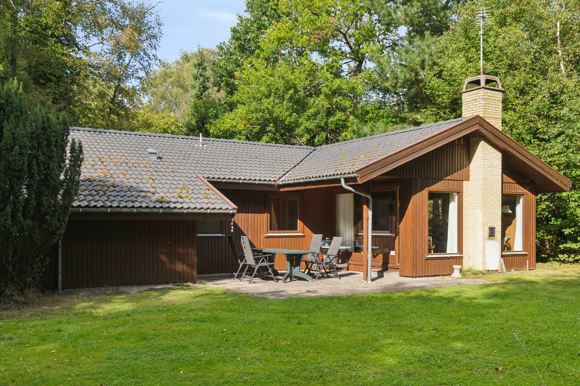 Hyggeligt sommerhus på naturgrund tæt på Dybesø  billede 4