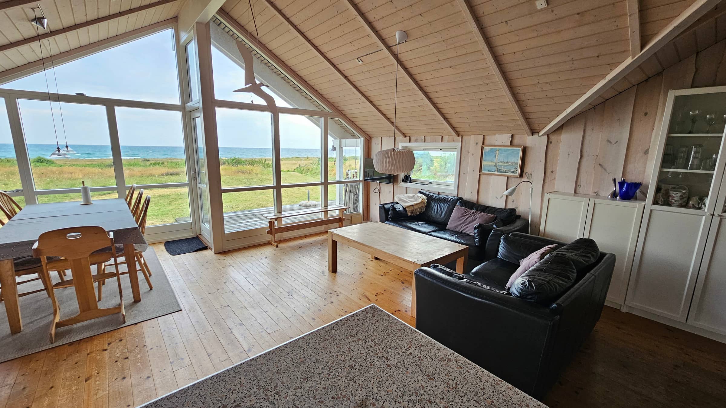 Sommerhus med havudsigt og strand i baghaven billede 4