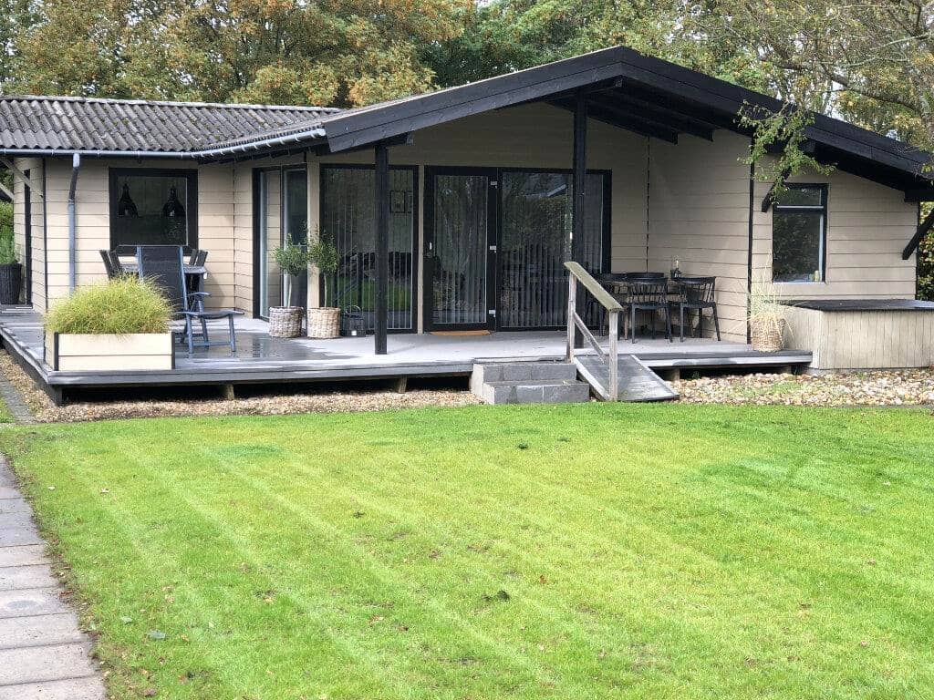 Hyggeligt, renoveret sommerhus. billede 2