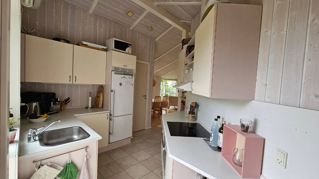 Lyst og hyggeligt sommerhus med spa og sauna billede 5