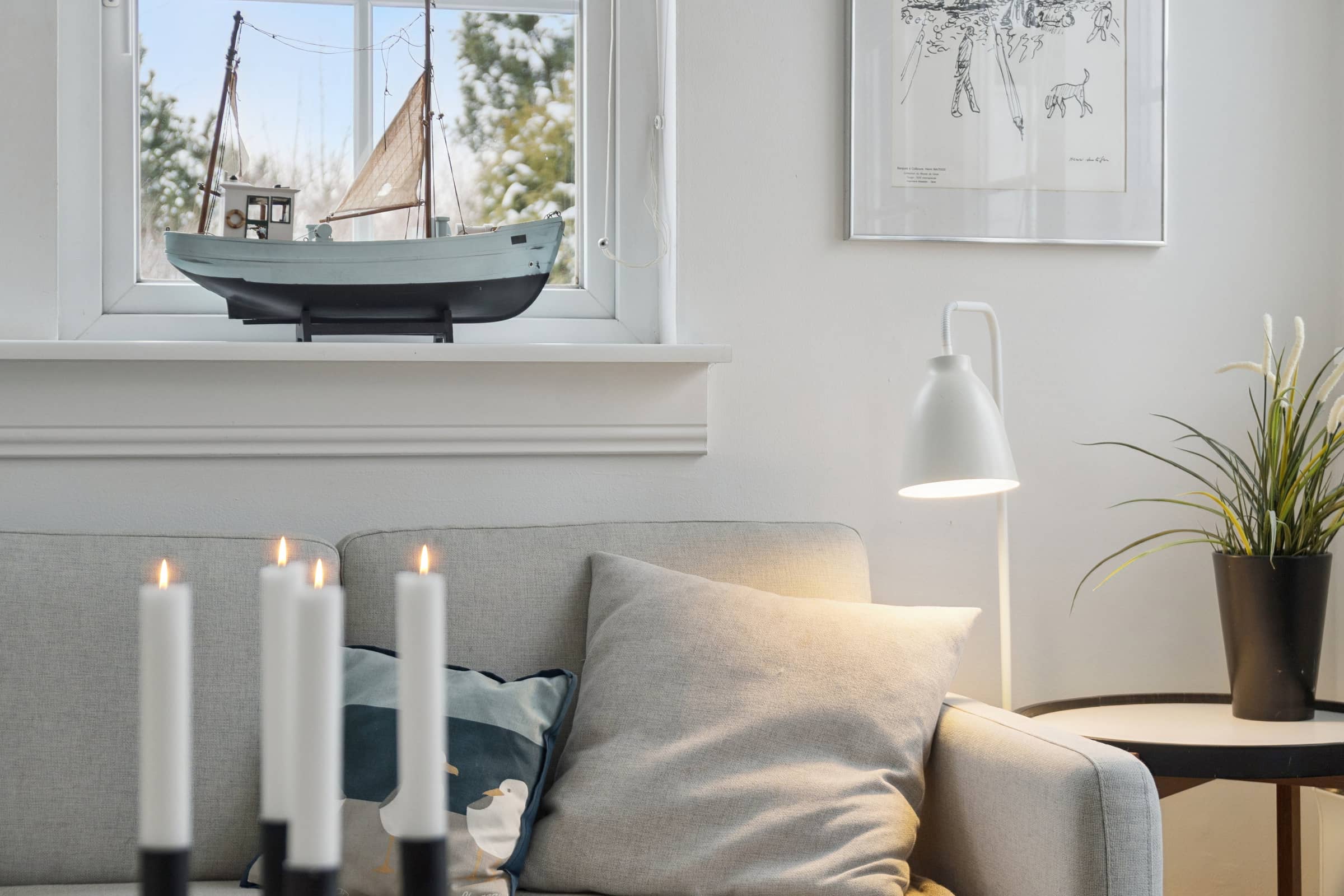 Lys og rummelig sommerhus nær Vejby Strand billede 3