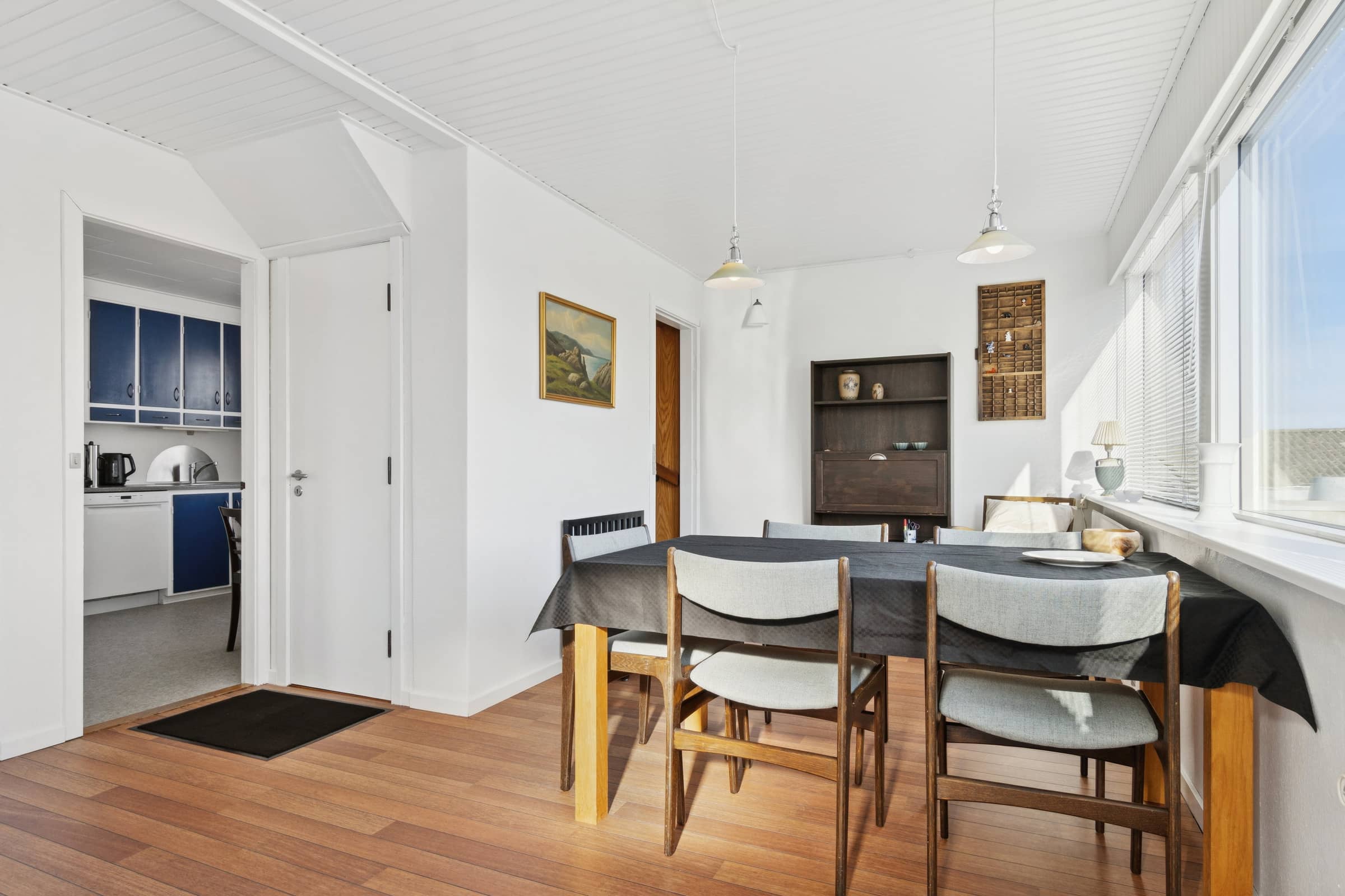 Centraltbeliggende byhus med havn- og havudsigt. billede 5