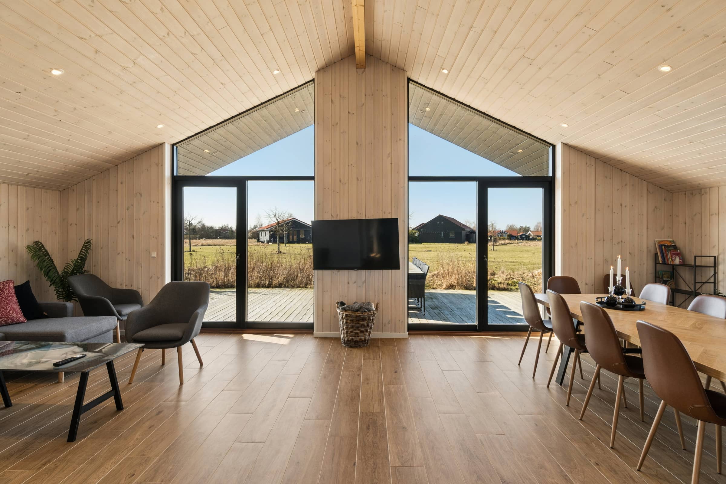 Moderne sommerhus med spa og plads til 10 billede 2