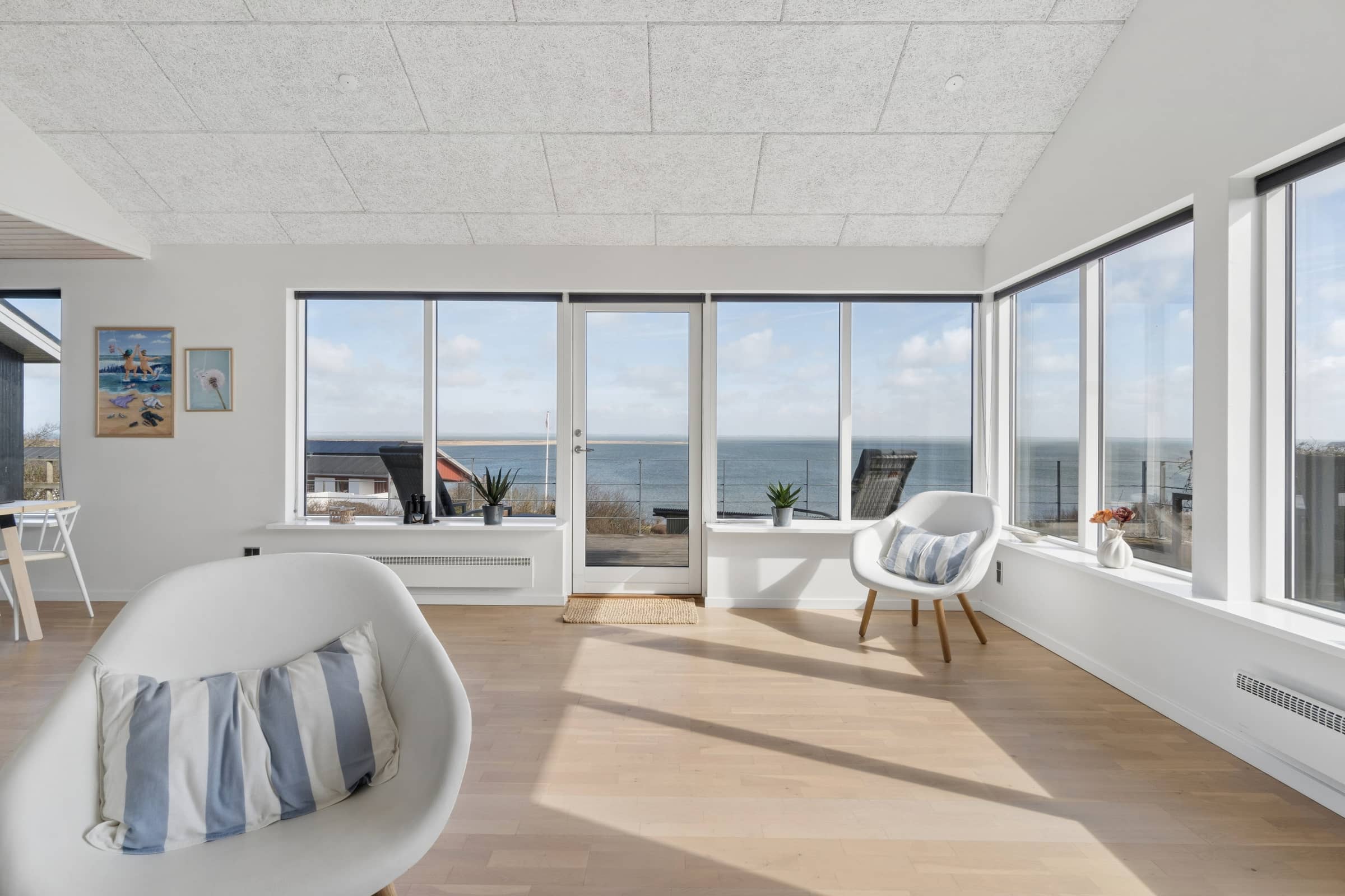 Dejligt sommerhus nær fjord og strand billede 4