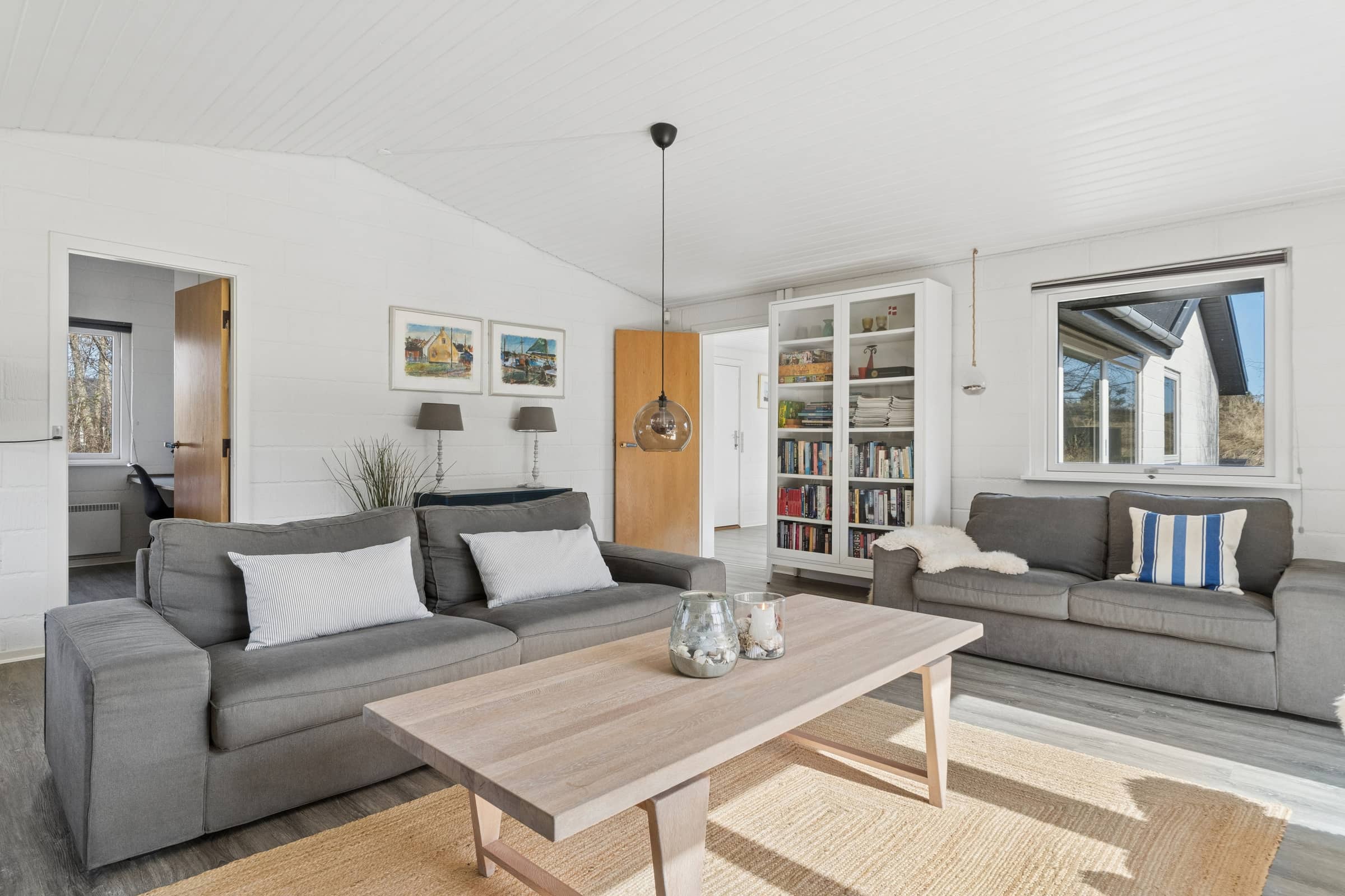 Rummeligt sommerhus 150 meter fra stranden billede 4