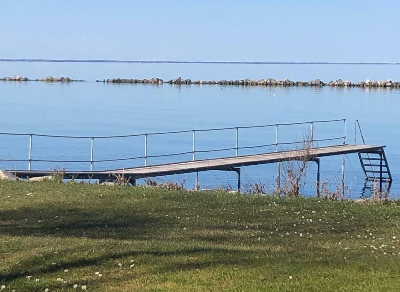 Hyggeligt bjælkehus tæt på strand og skov billede 3